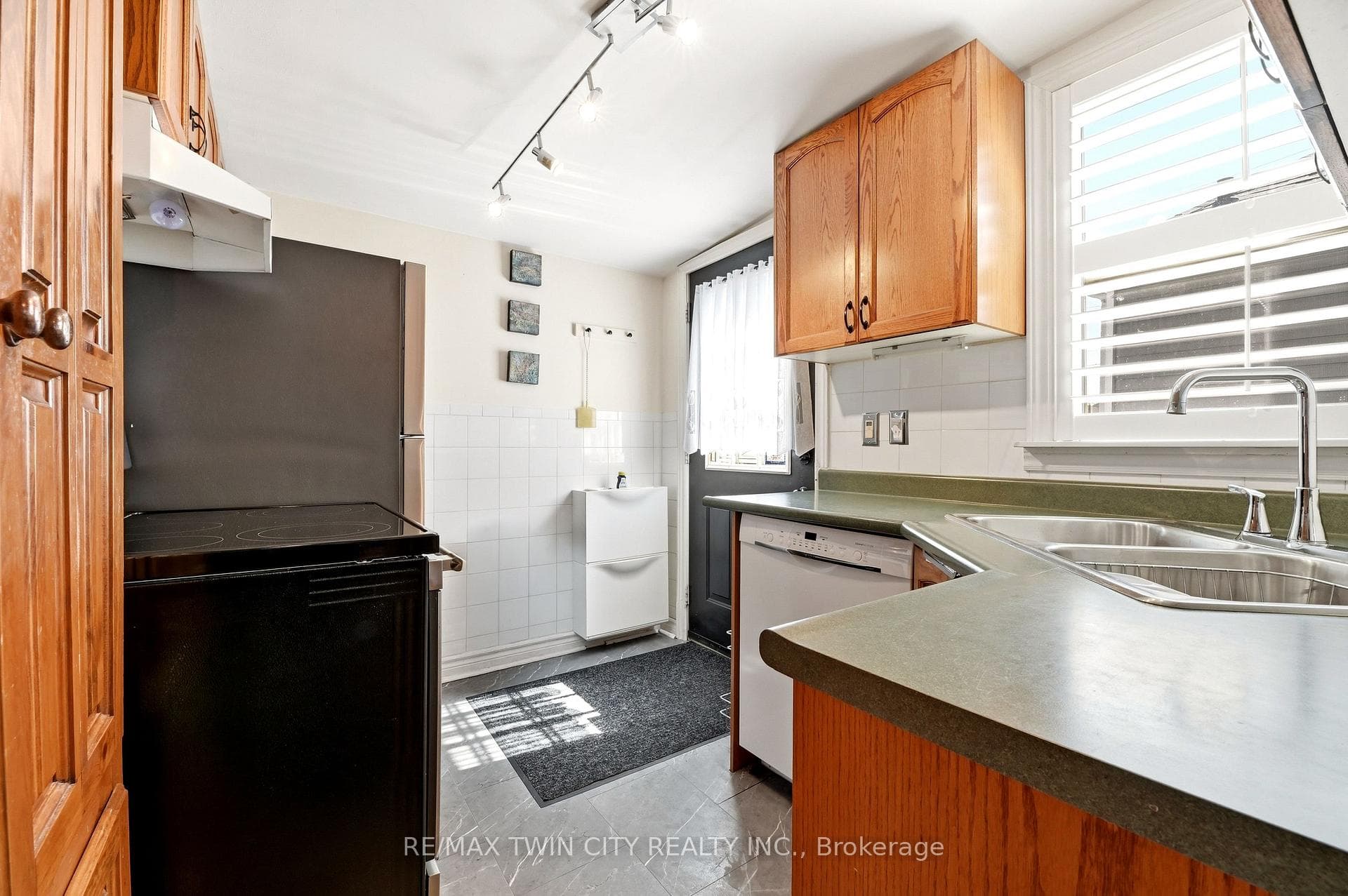 23 Britannia Avenue photo 12
