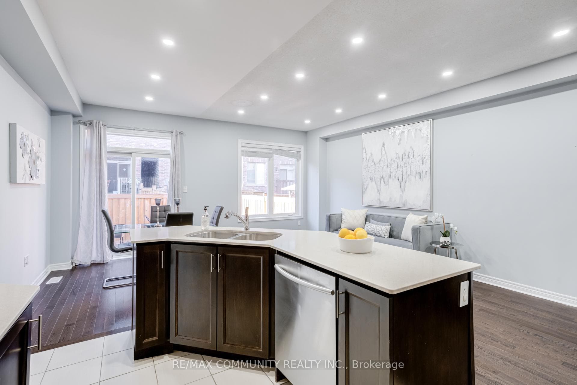31 Padbury Trail photo 13