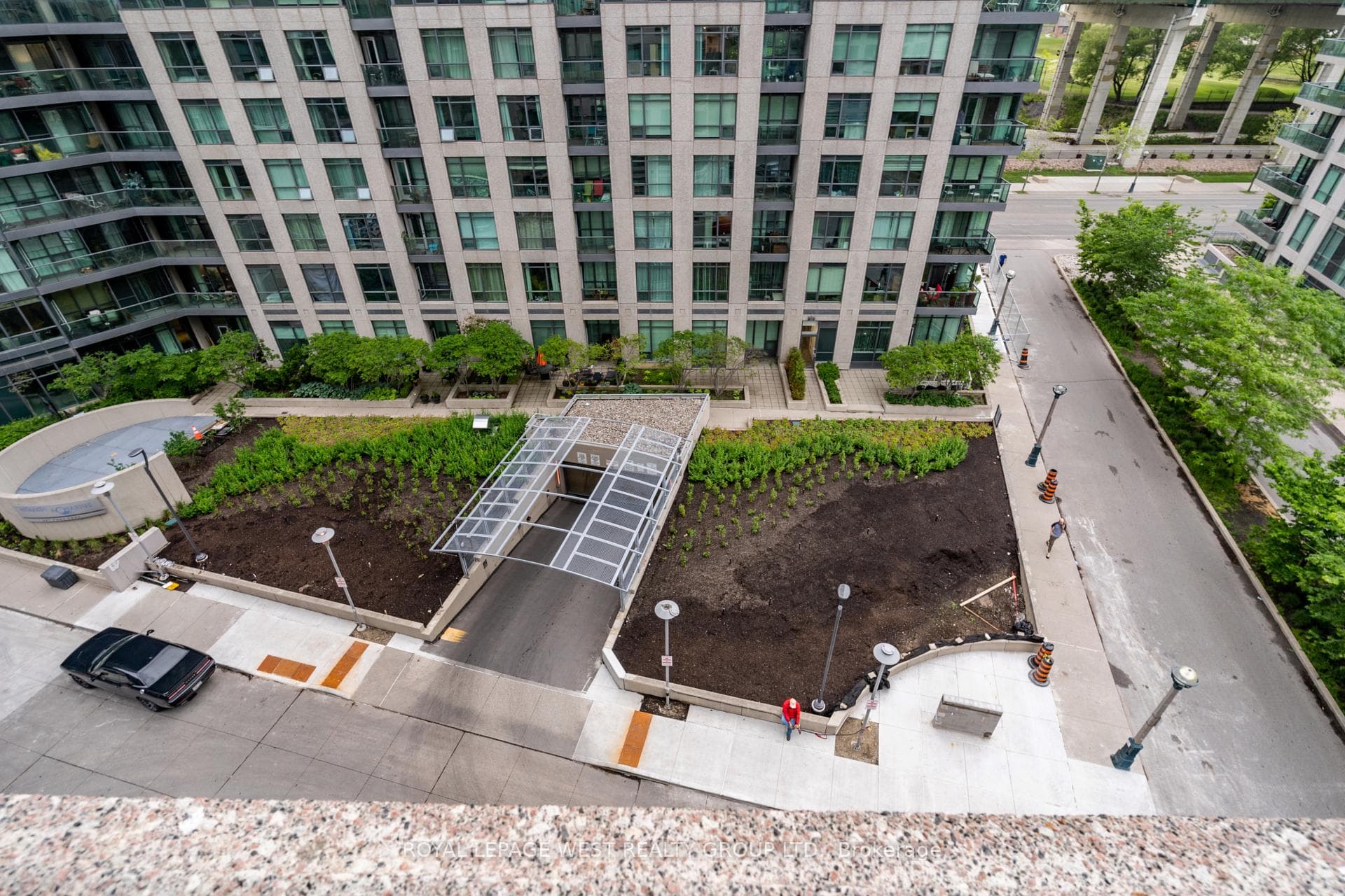 219 Fort York Boulevard Unit 703 photo 29