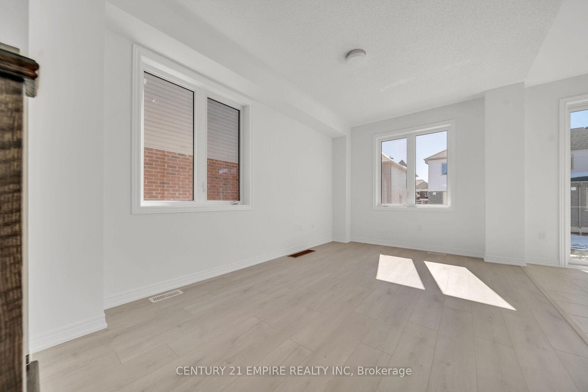35 Edminston Drive photo 7