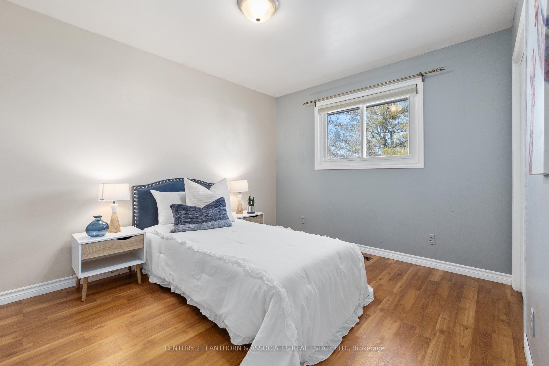 4 Janlyn Crescent photo 17