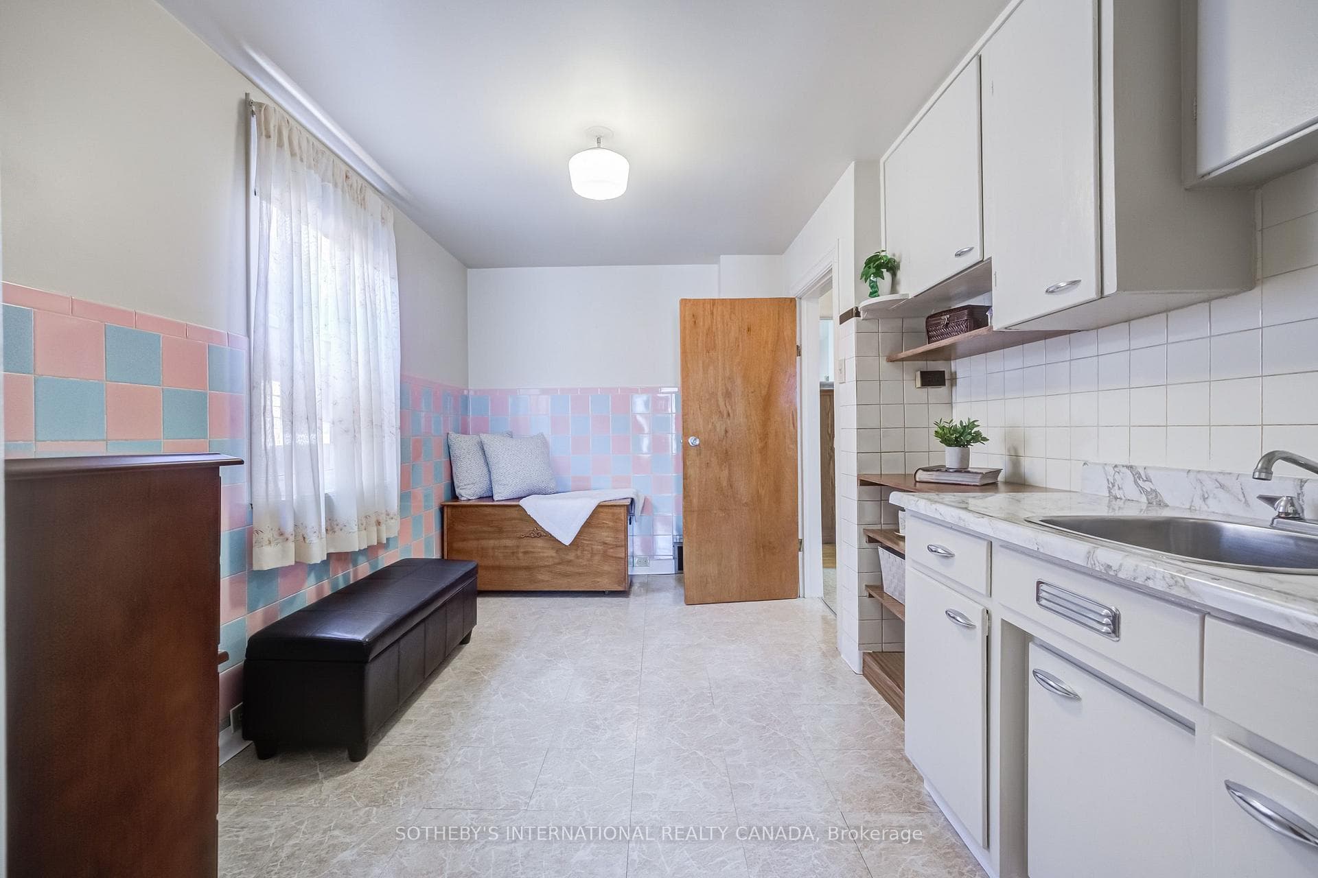157 Ascot Avenue photo 27