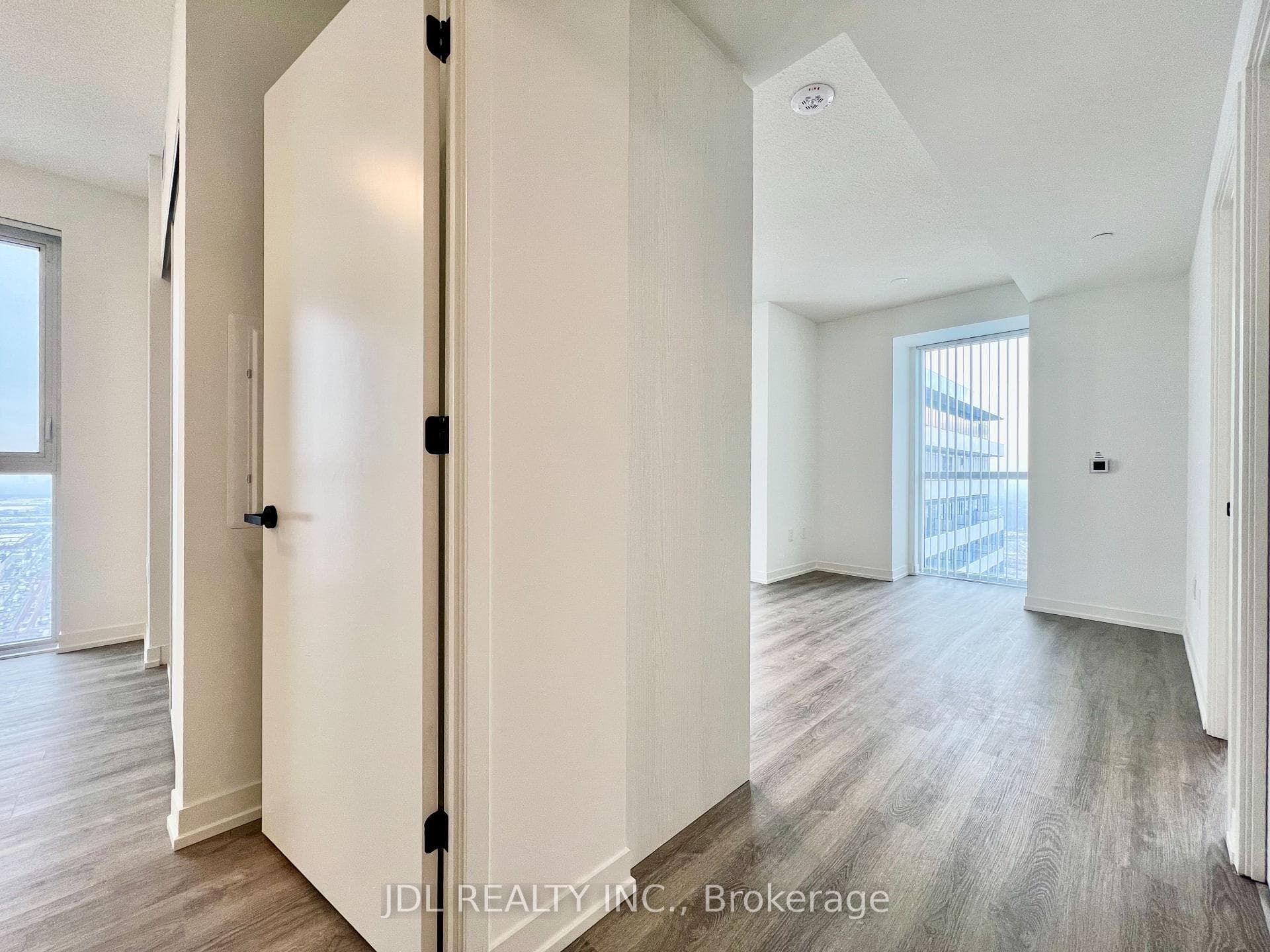 8 Interchange Way Unit 4709 photo 9