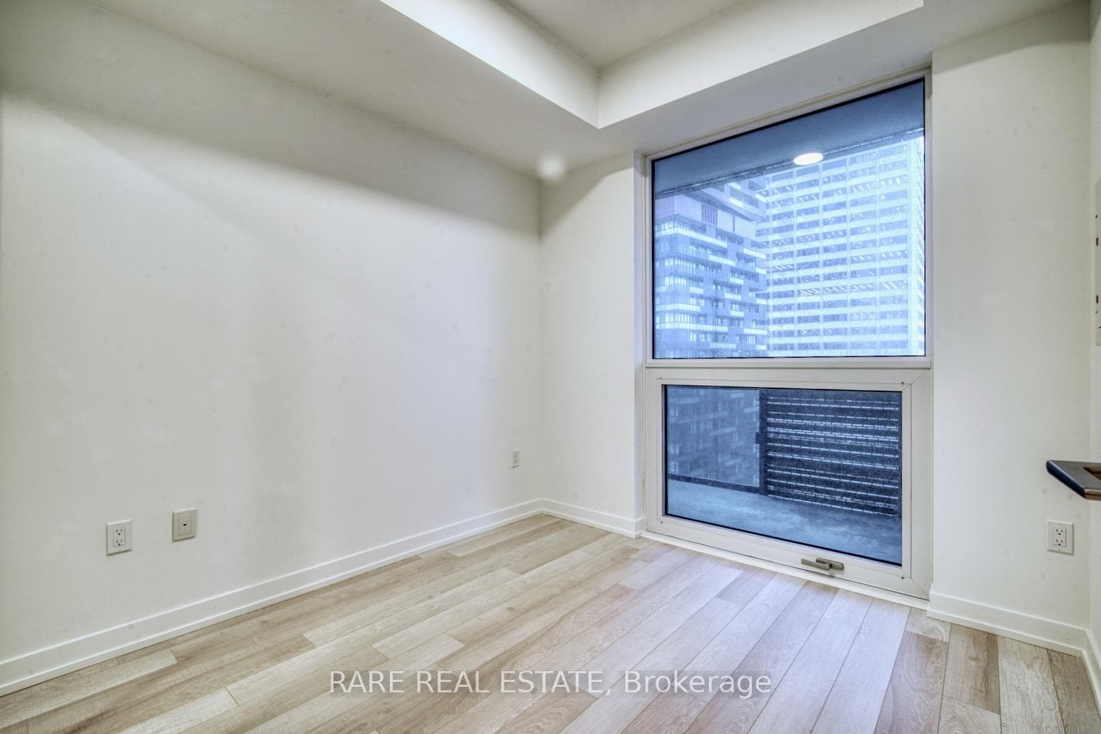 39 Roehampton Avenue Unit 1806 photo 8