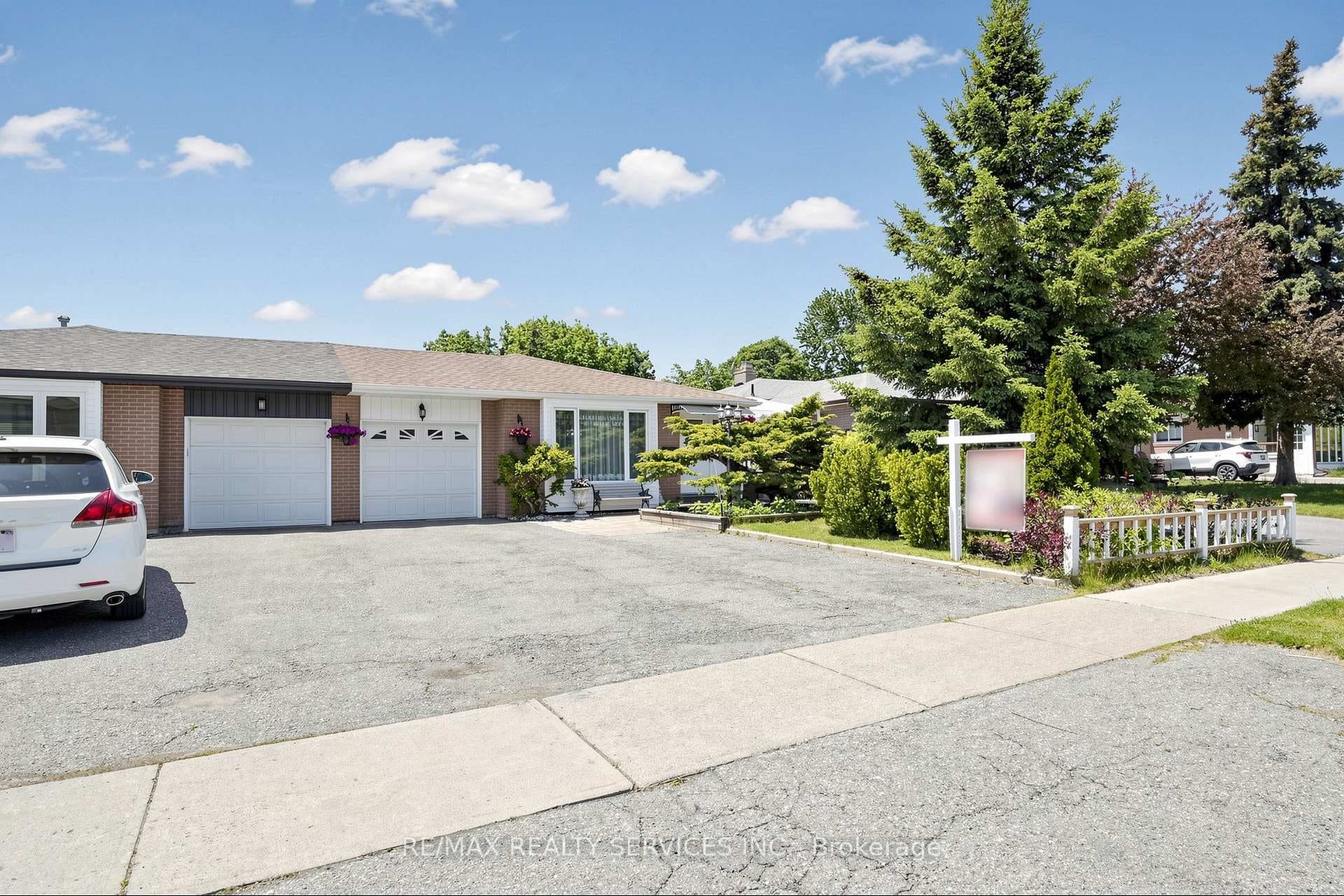 36 Glenvale Boulevard photo 2