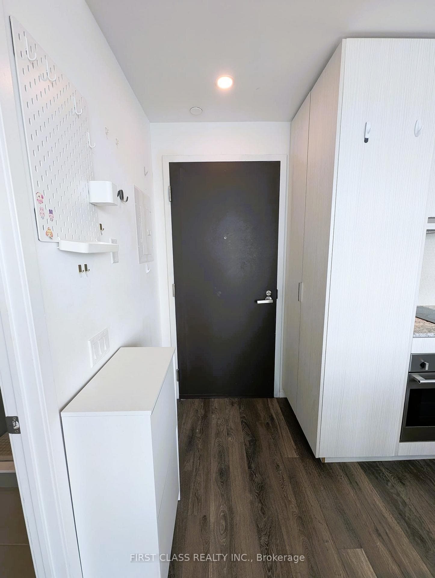 197 Yonge Street Unit 4313 photo 1