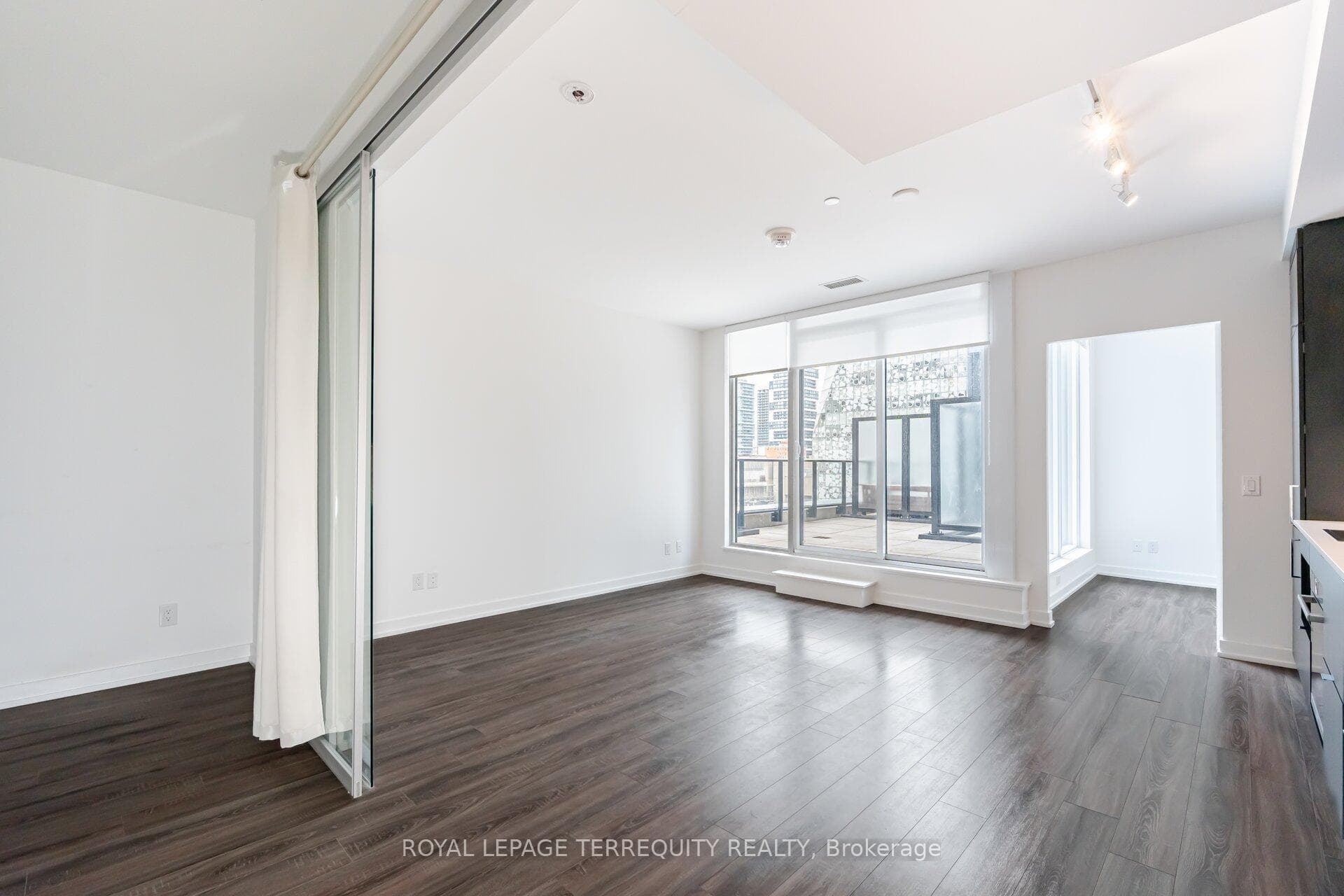 20 Edward Street Unit 518 photo 7