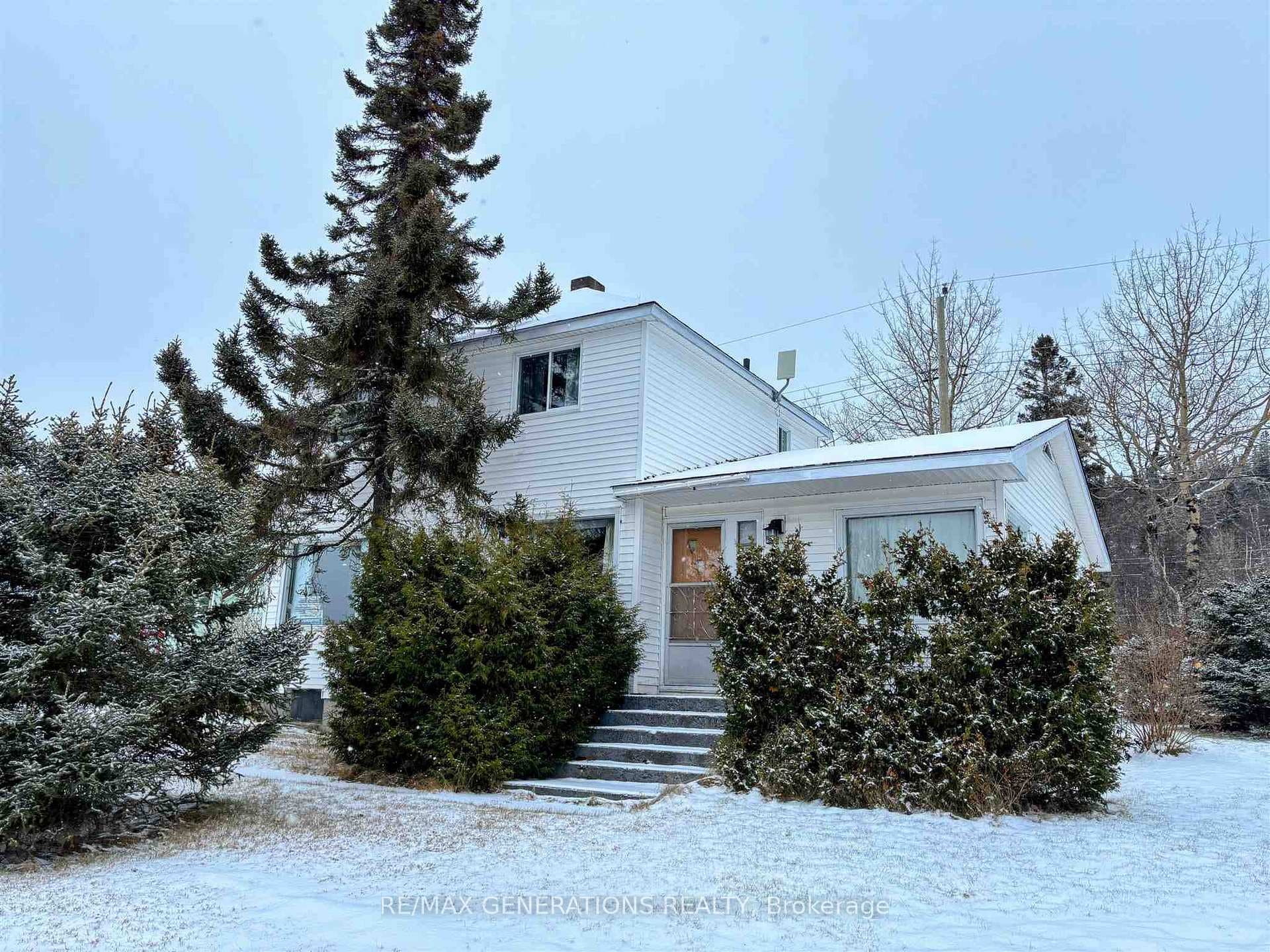 18 Ross Avenue photo 1