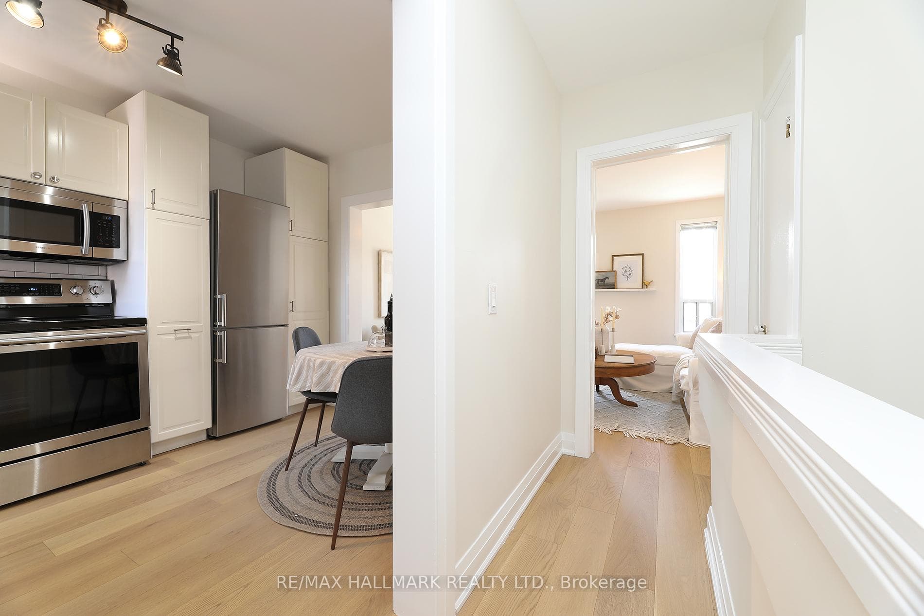 391 Delaware Avenue photo 15