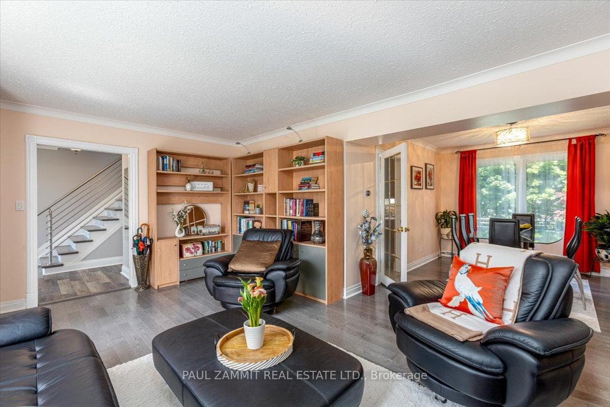 33 Henderson Avenue photo 7