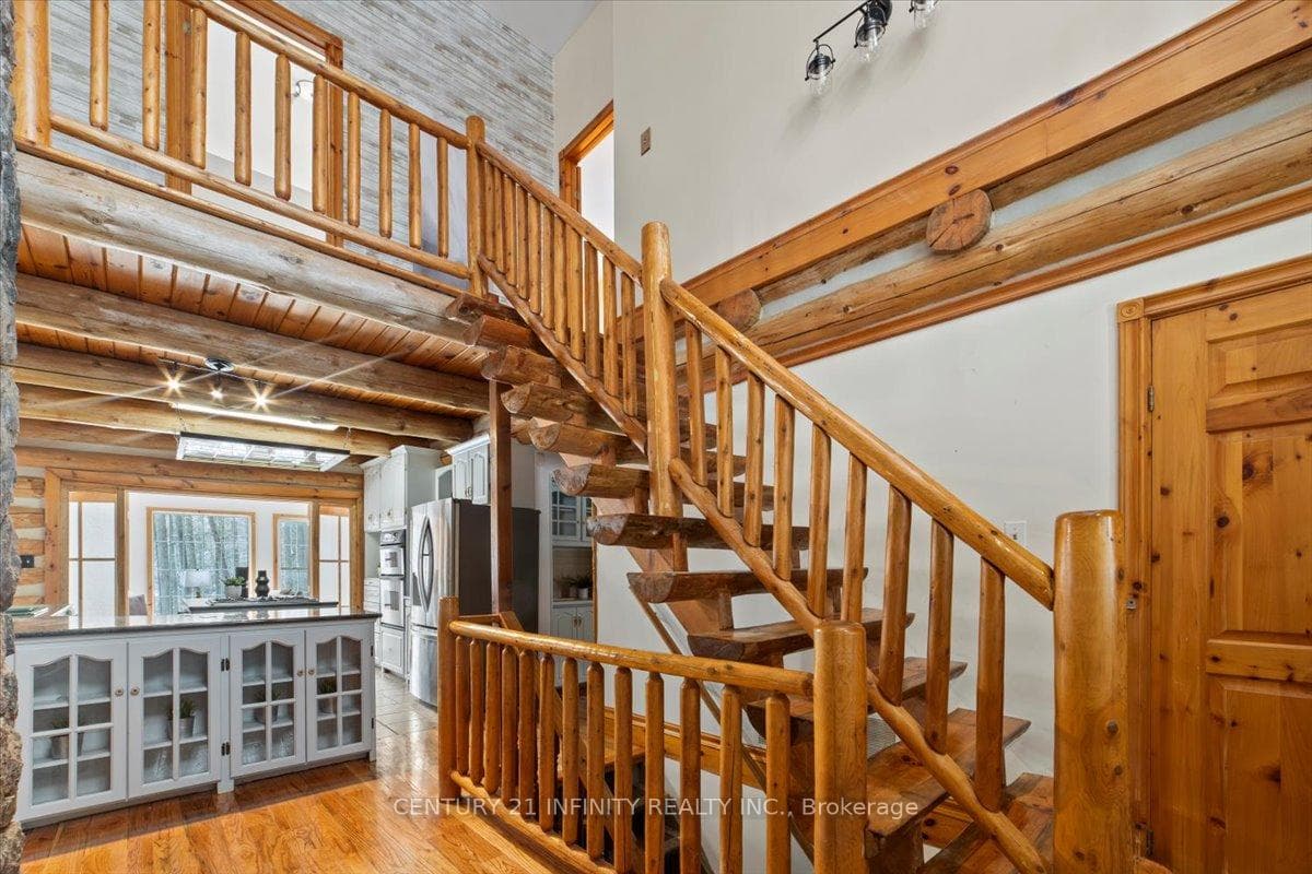 2296 Boundary Road photo 16