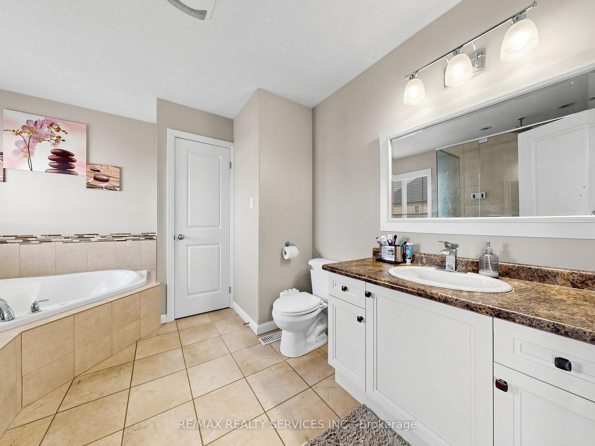291 Hardcastle Drive photo 23