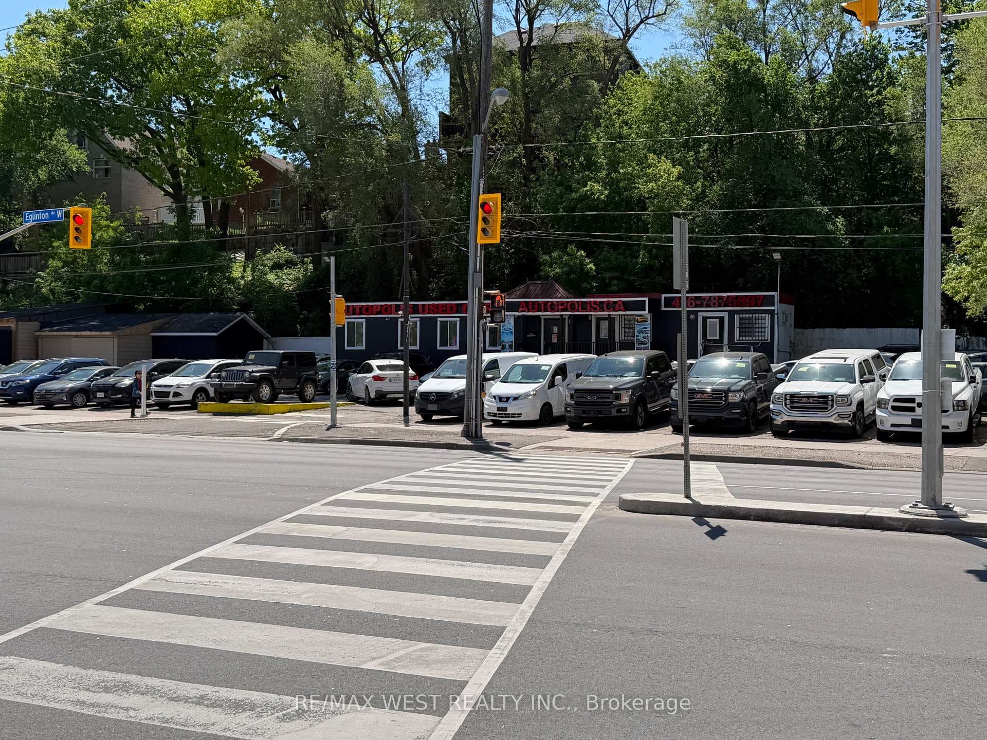 2471 Eglinton Avenue photo 4