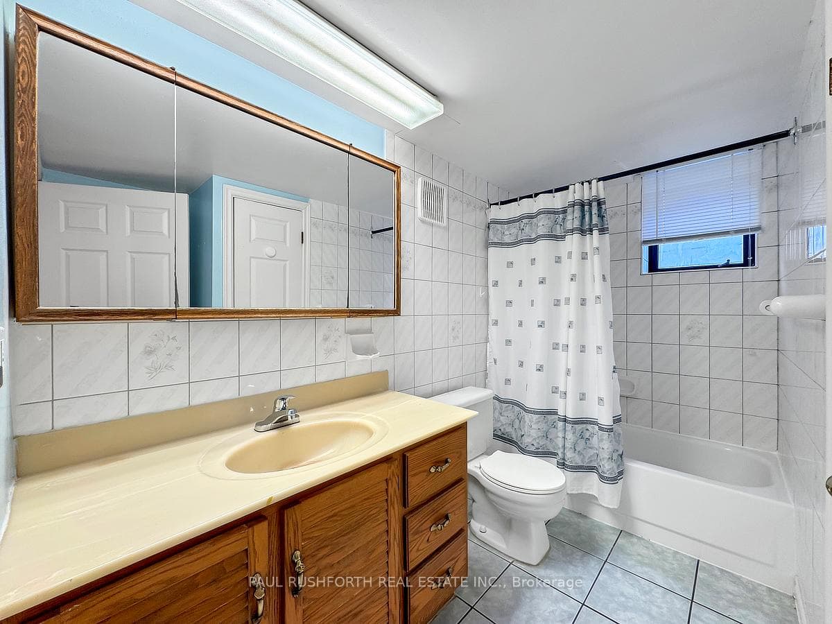 Lower Unit 4 Piece Bathroom