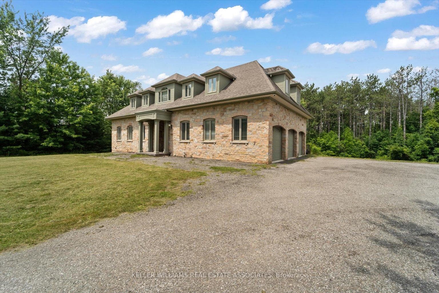 1030 King Street photo 6