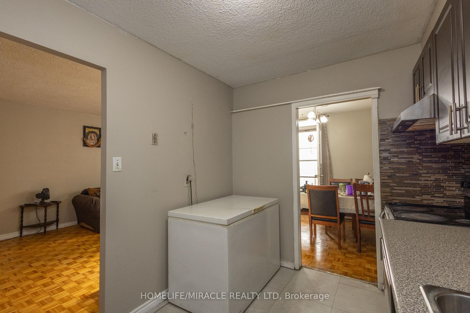 49 Silverstone Drive Unit 1007 photo 23
