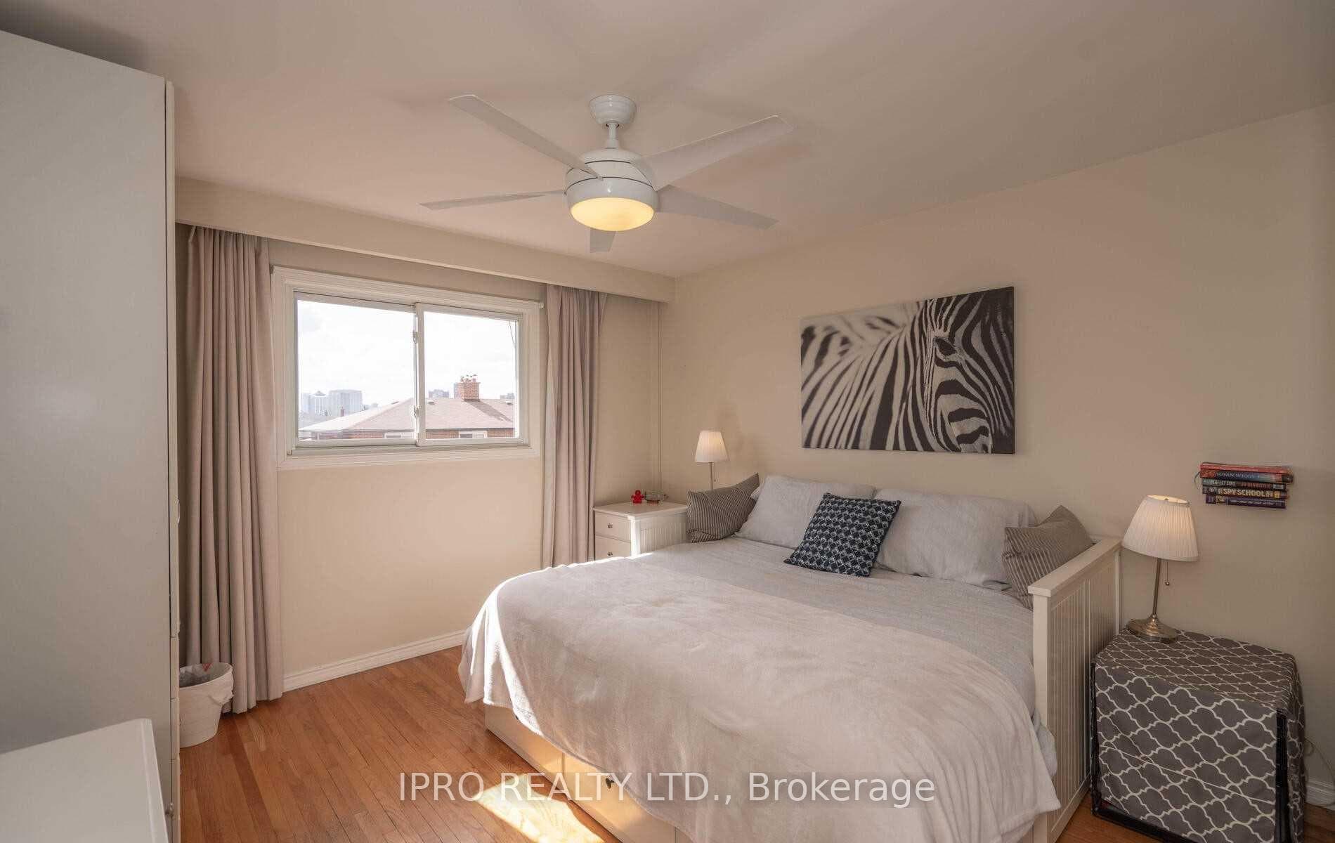 3893 Midhurst Lane photo 8