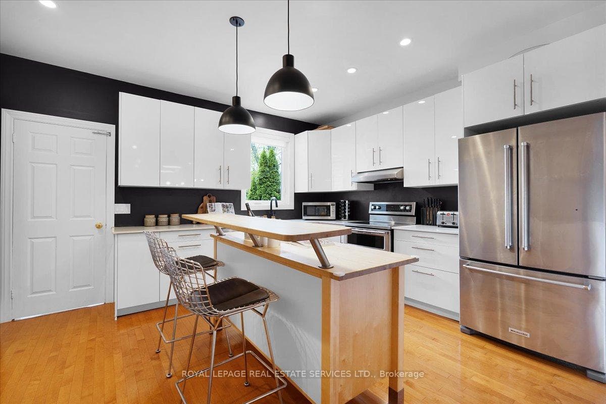 36 Appleton Avenue photo 8