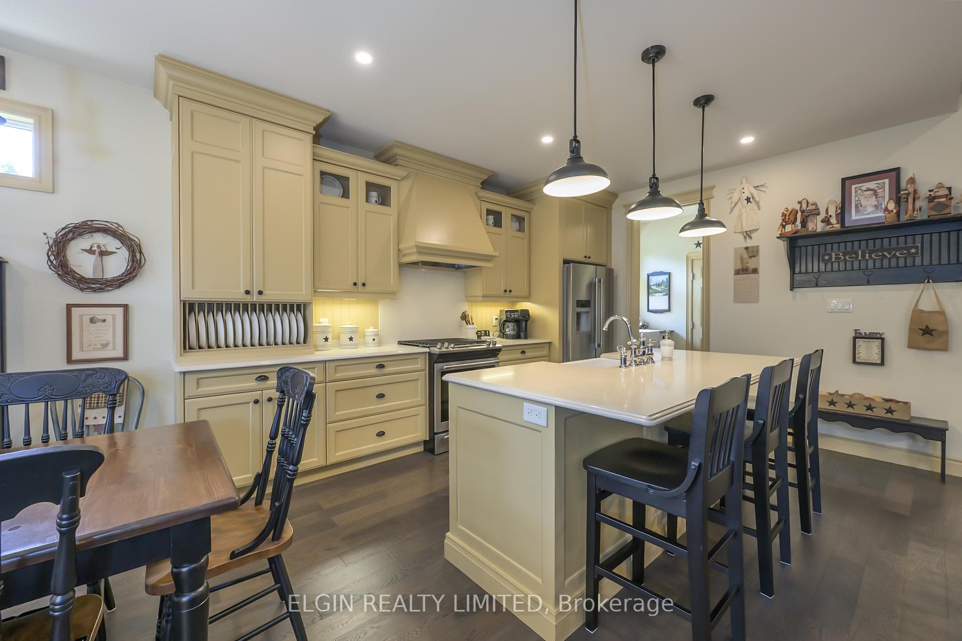 11 Doral Court photo 24