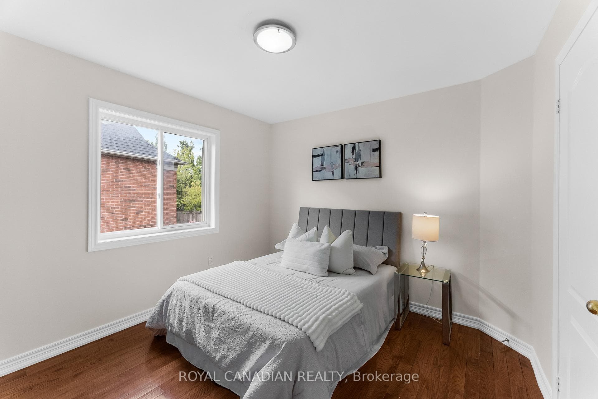 70 Morland Crescent photo 30