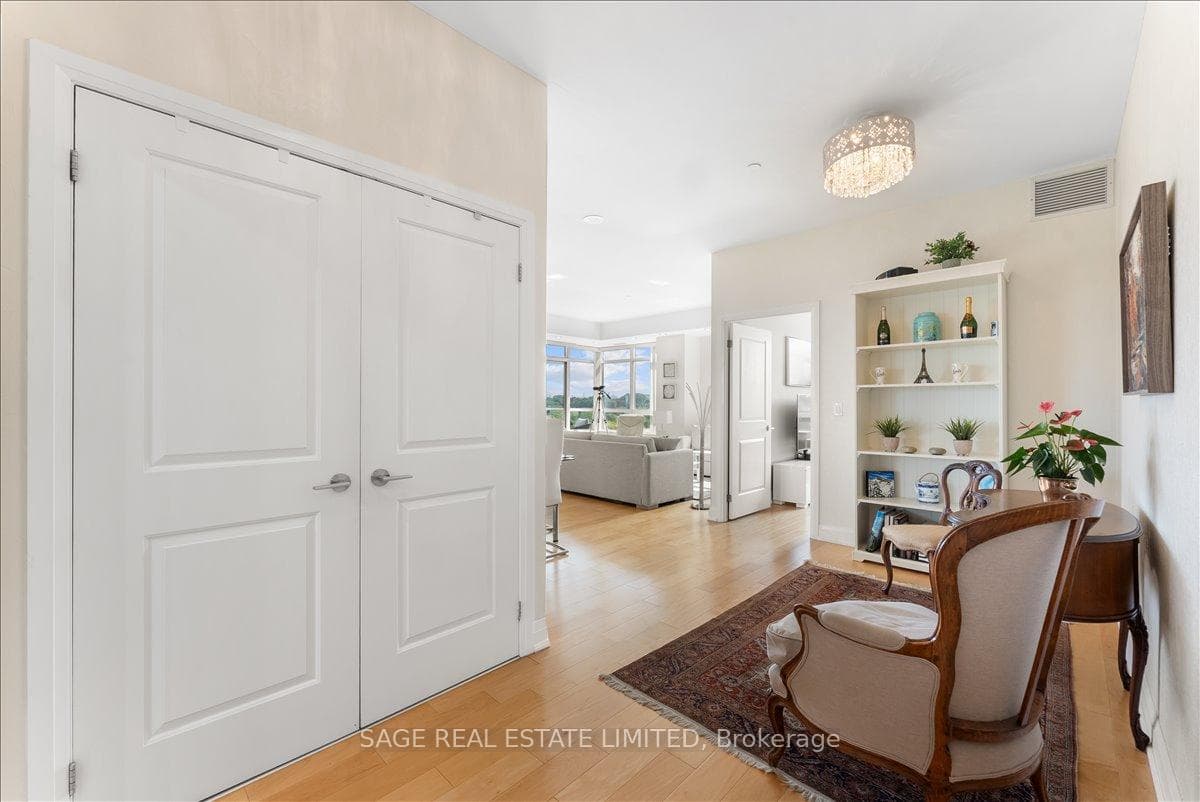 35 Fontenay Court Unit 507 photo 4