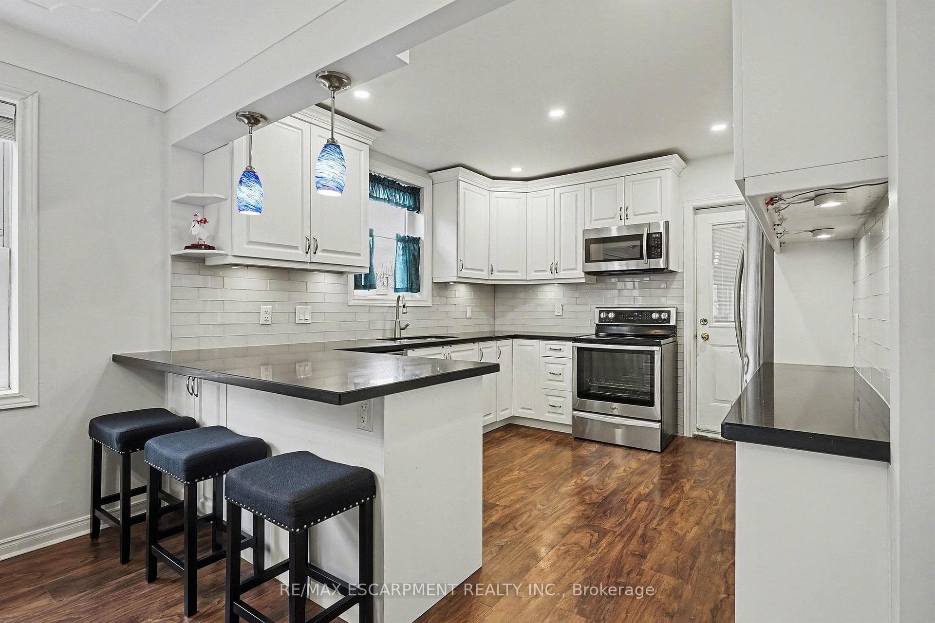 53 Bell Avenue photo 9