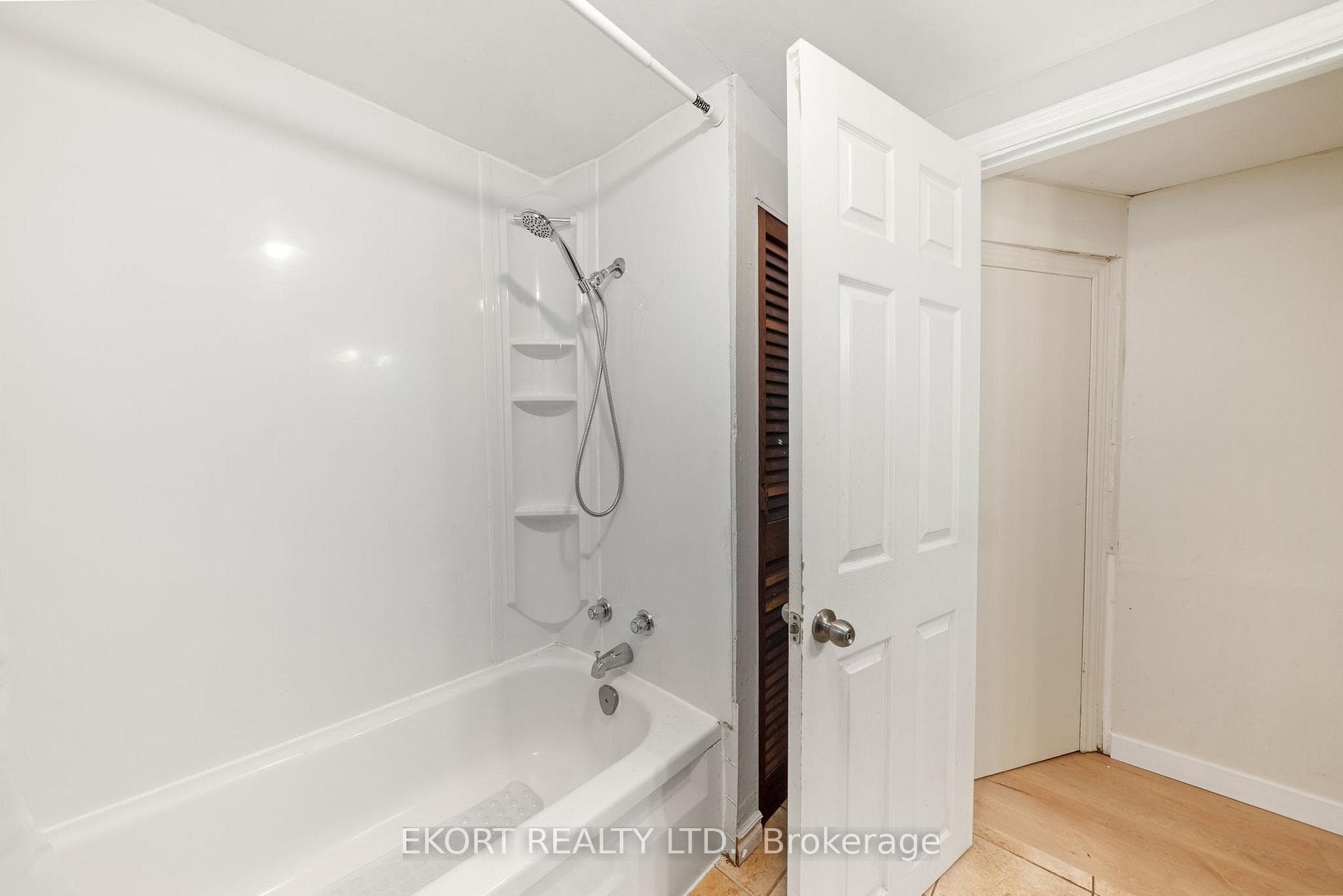 229 Lupin Drive photo 36