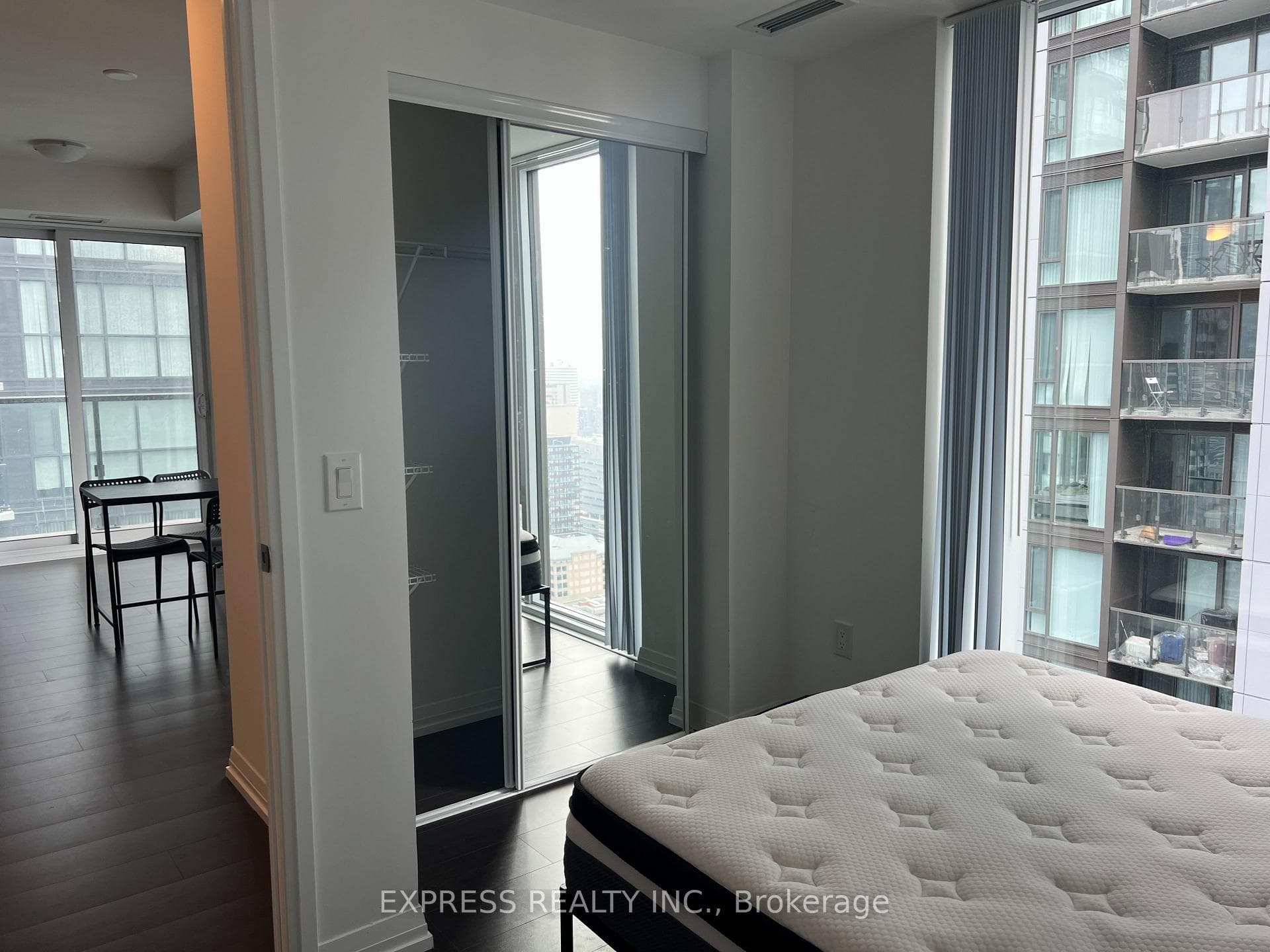 8 Widmer Street Unit 4303 photo 6