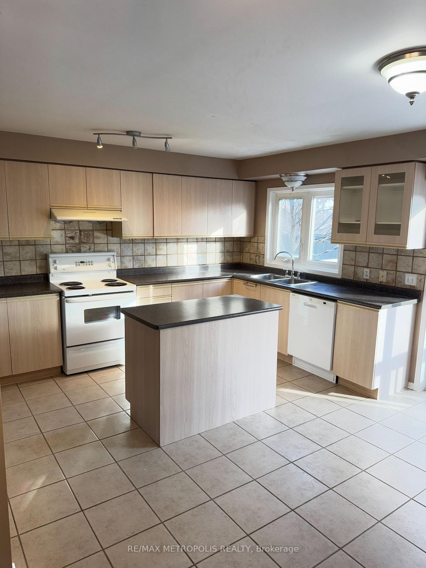 51 Northern Heights Drive Unit 19B photo 2