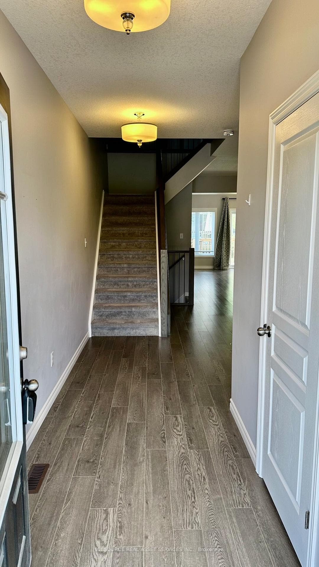 800 Cedarpark Way photo 3