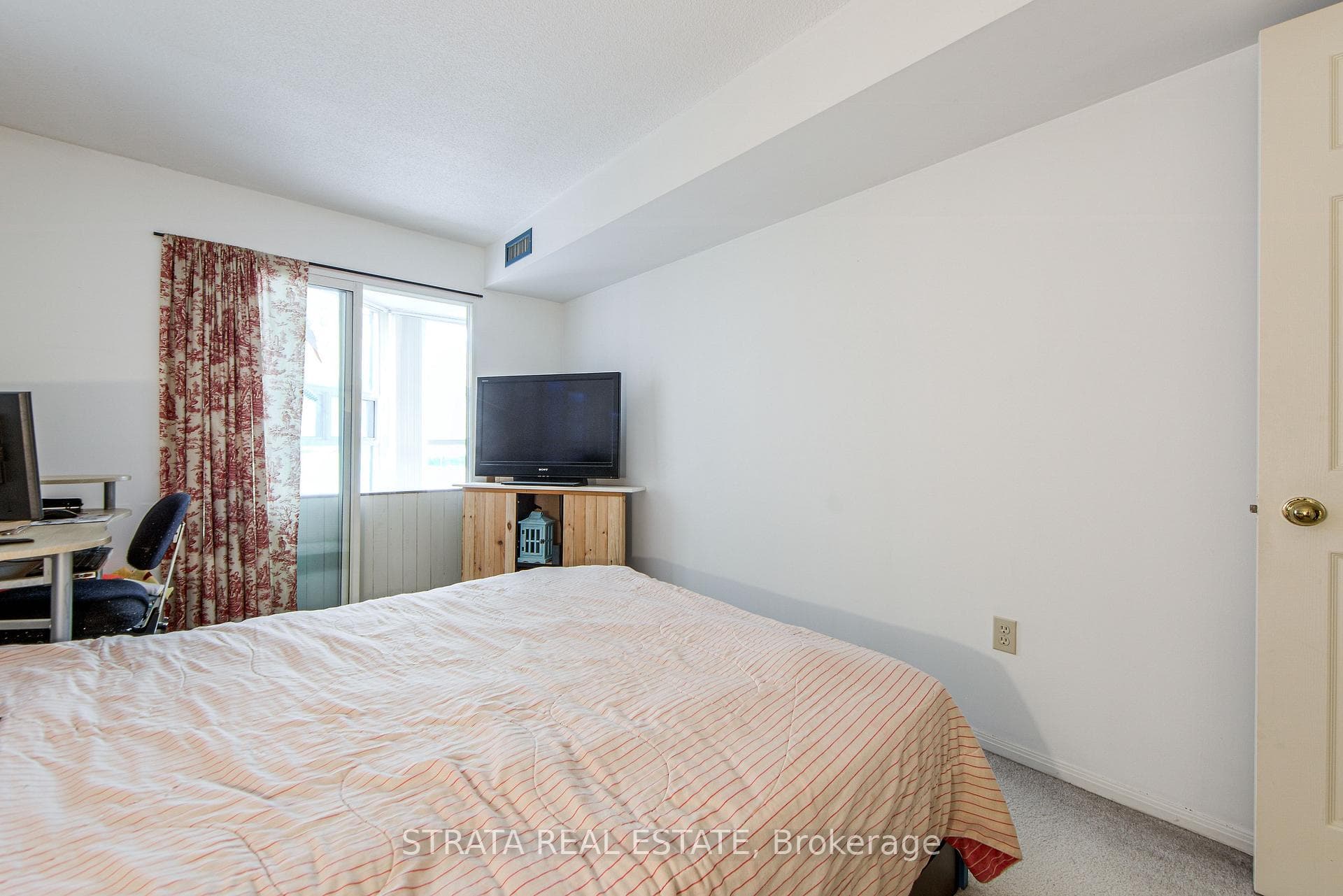 705 King Street Unit 505 photo 8