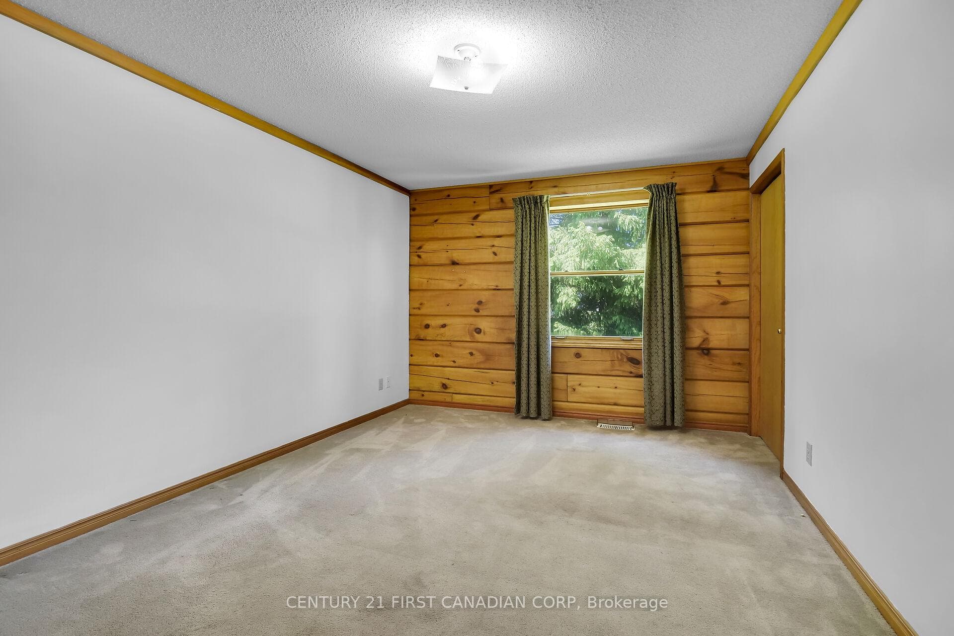 9883 Elizabeth Street photo 23