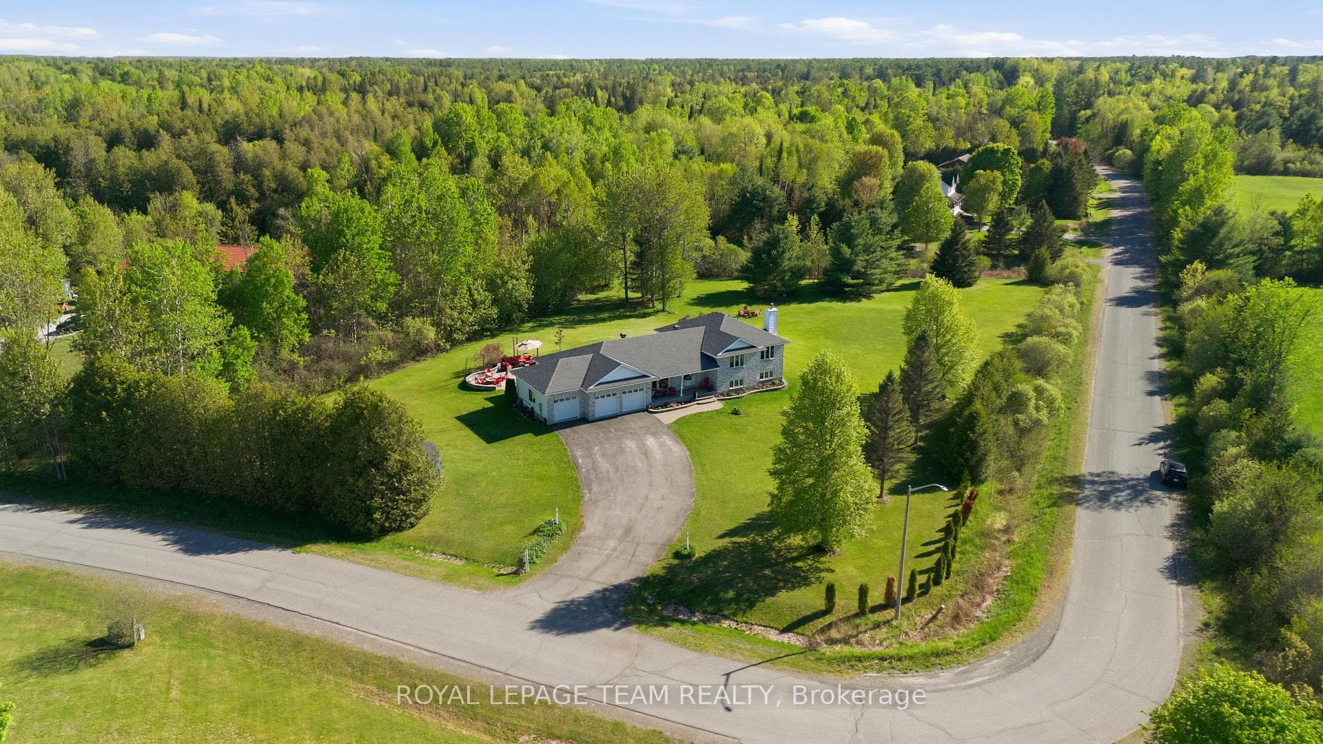 118 Rushing Brook Drive photo 4