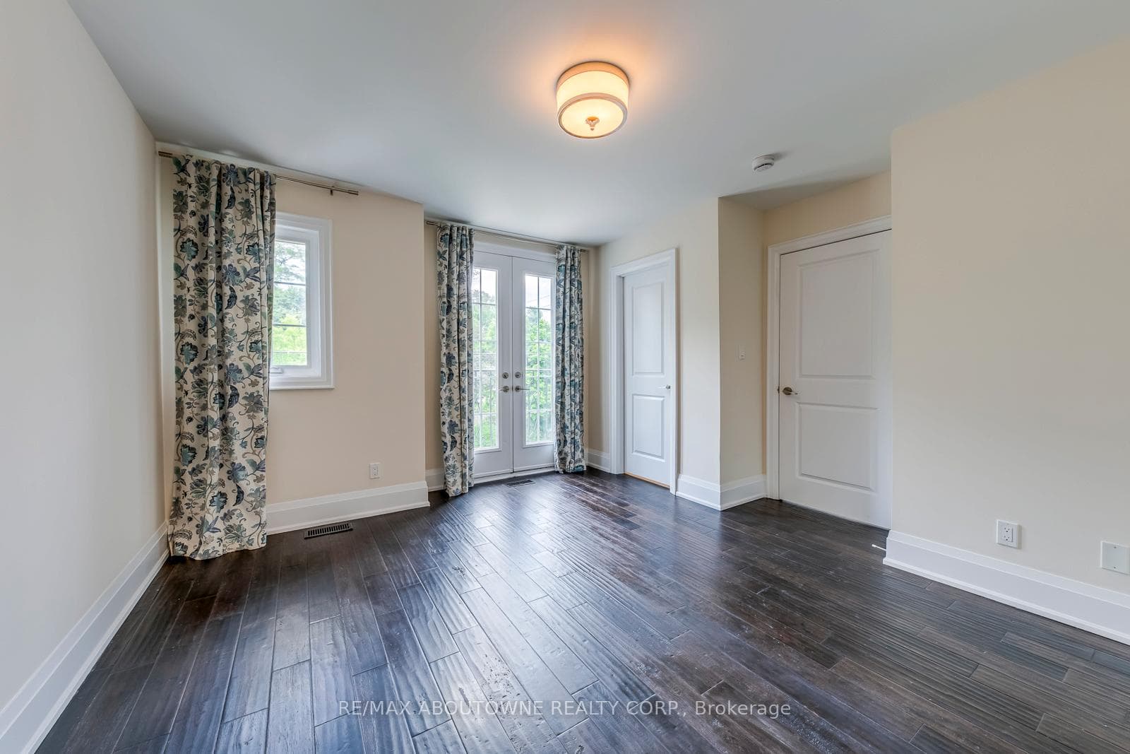 319 Holmes Avenue photo 29