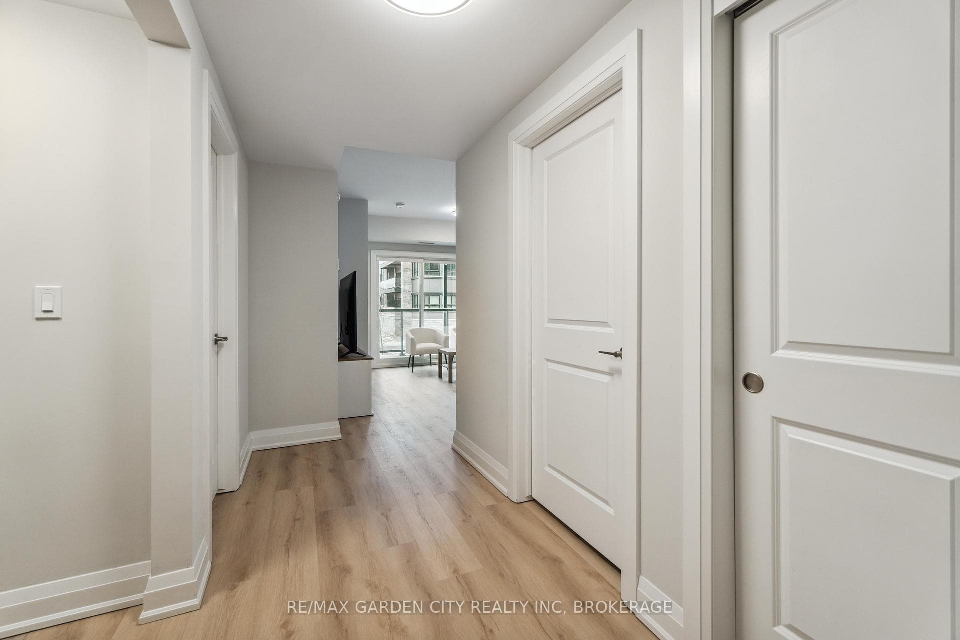 118 SUMMERSIDES Boulevard Unit 116 photo 15
