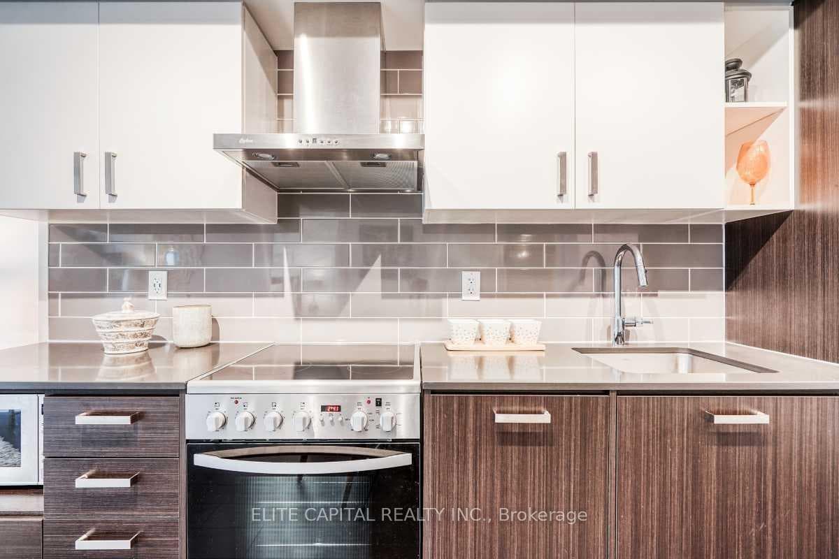 125 Redpath Avenue Unit 1502 photo 3