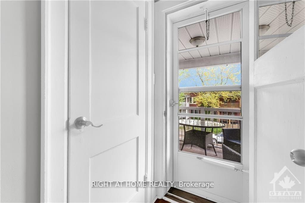 24 Desjardins Avenue photo 13