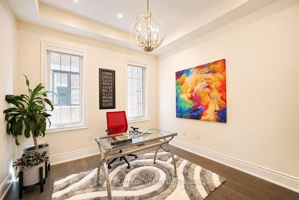 26 Sir Henry Court photo 19