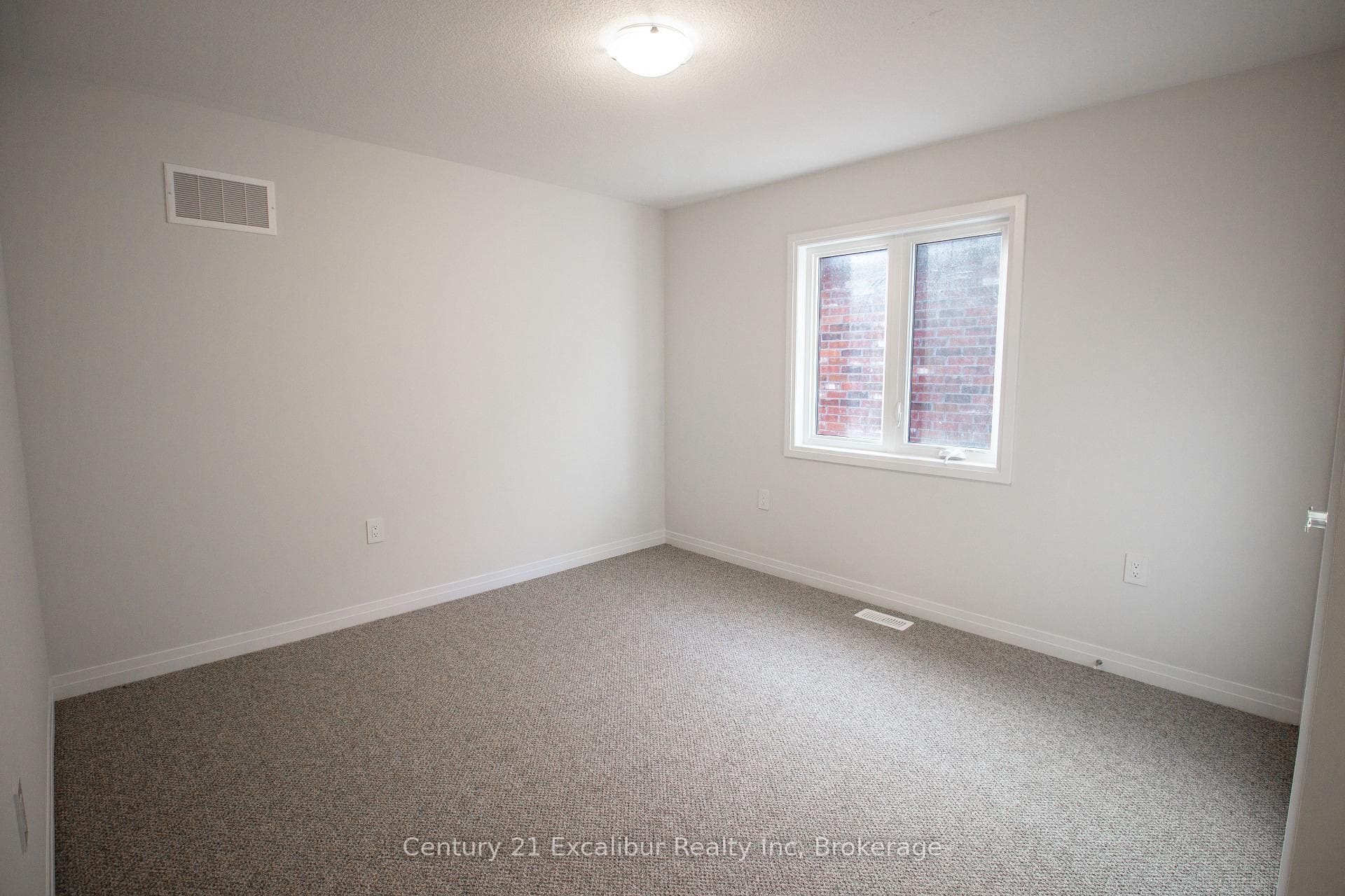 225 Dingman Street photo 8