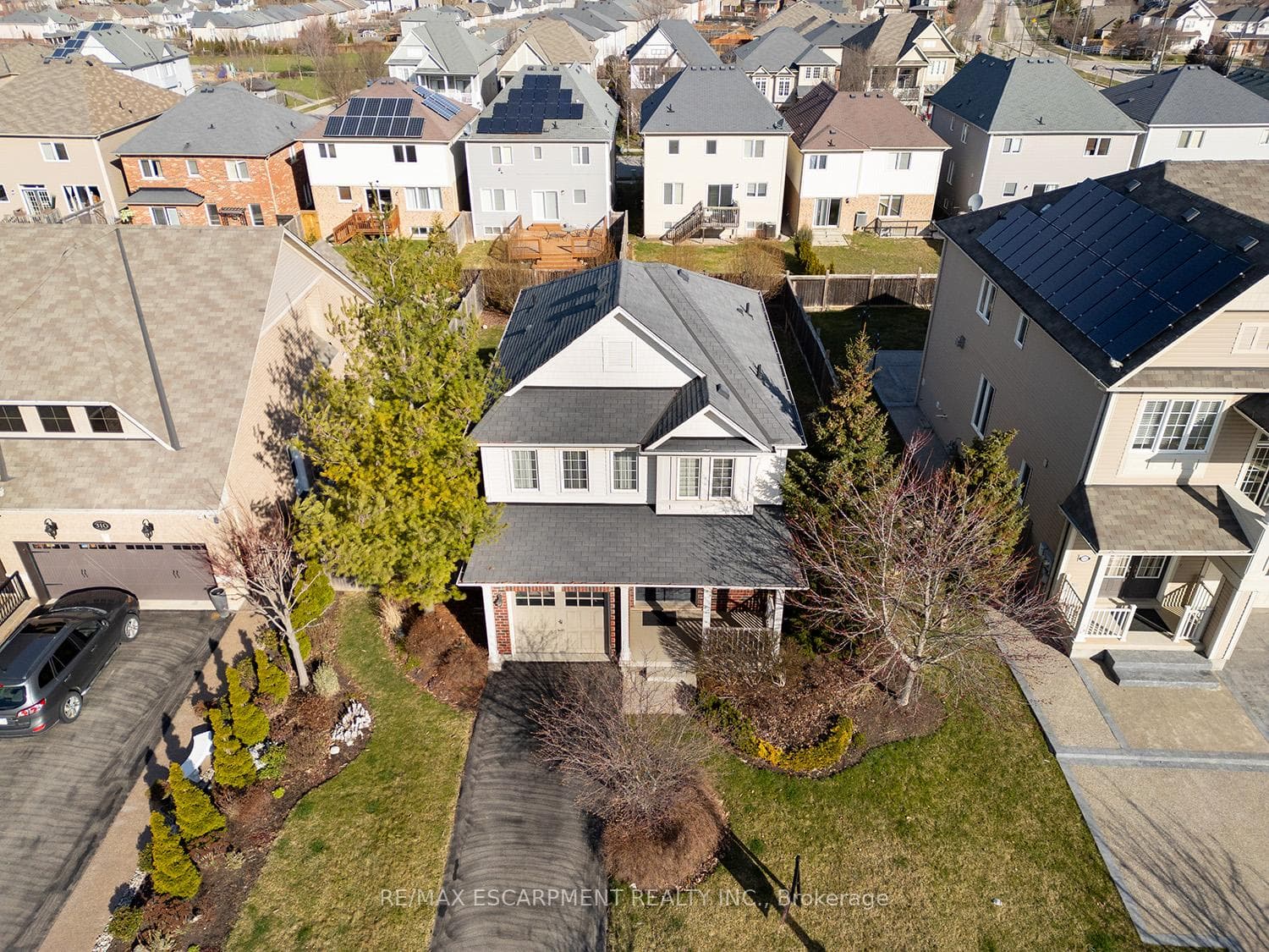 308 Blackburn Drive photo 2