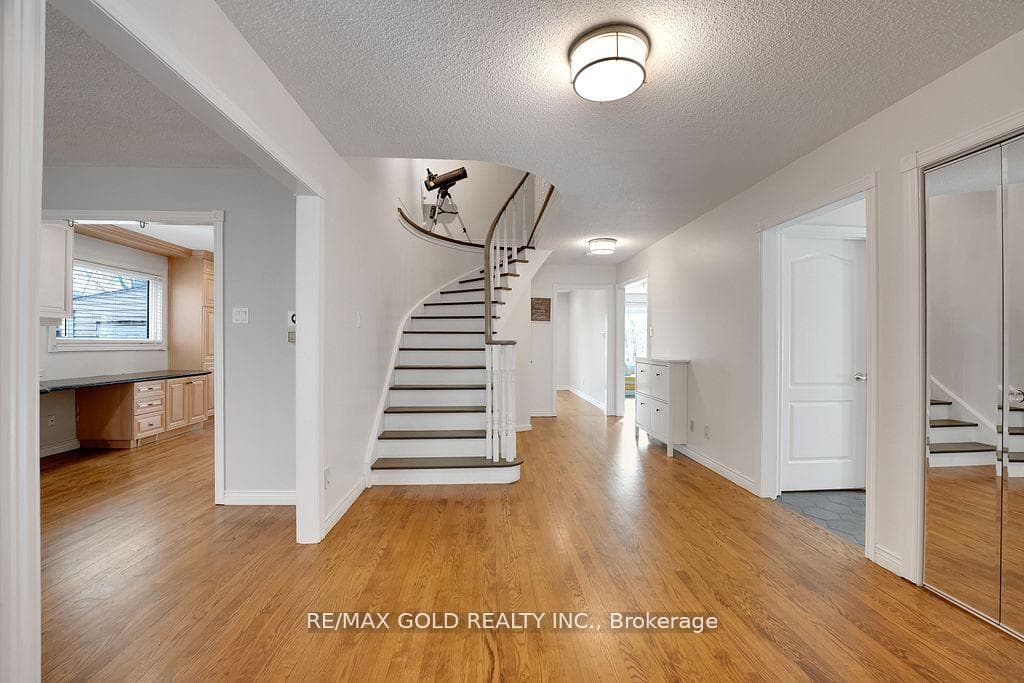 26 Dundalk Crescent photo 6