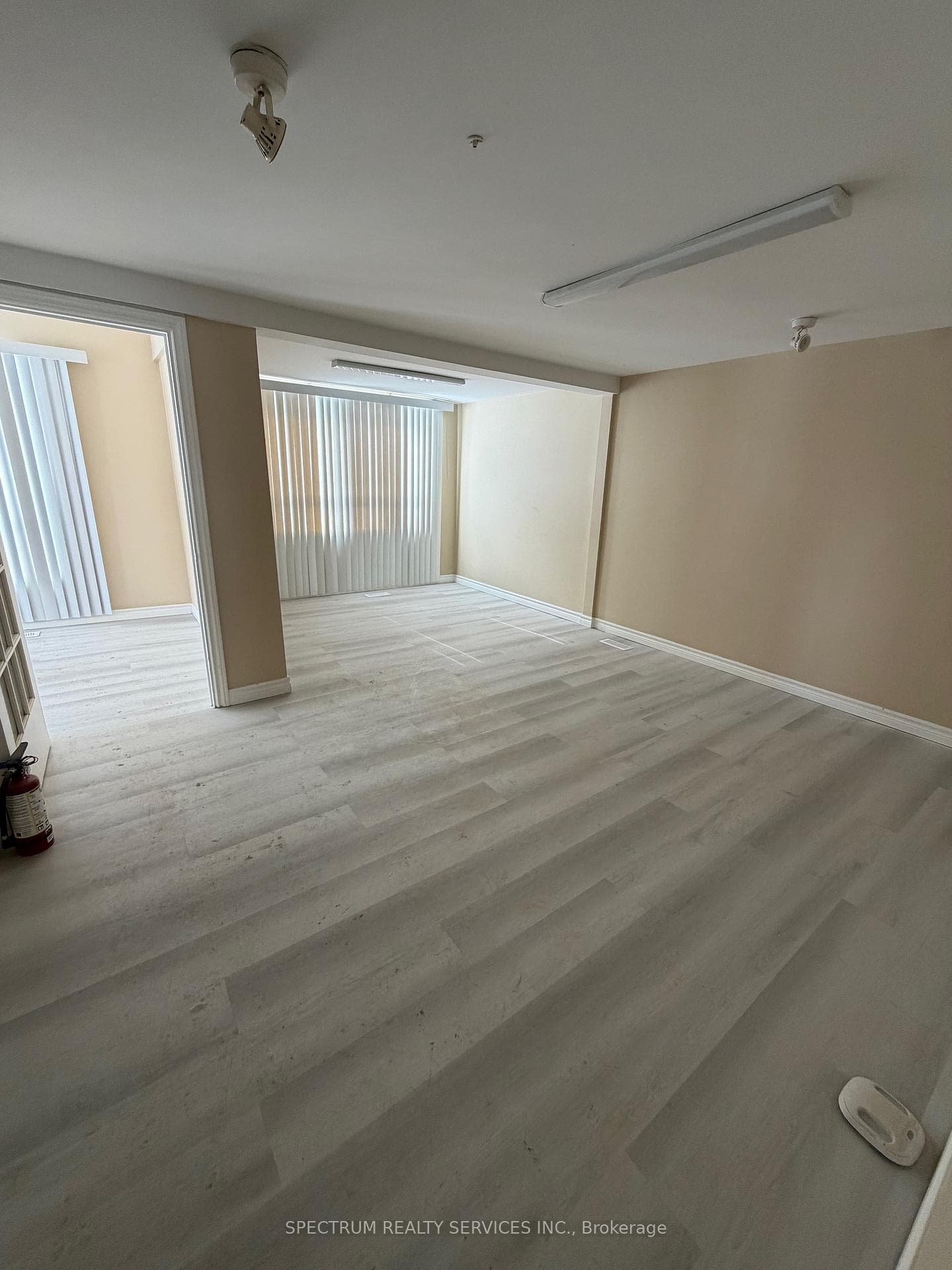 698 Sheppard Avenue photo 11