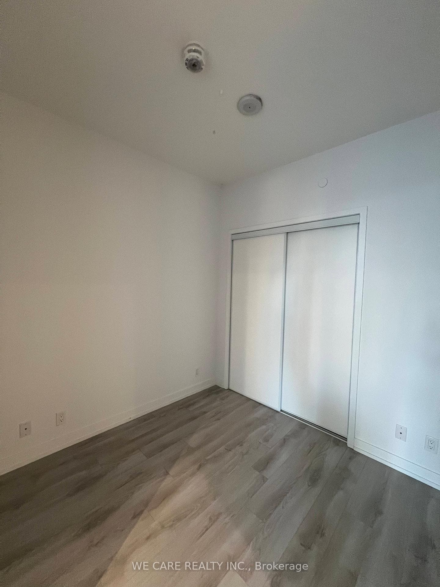 33 Helendale Avenue Unit 1407 photo 12