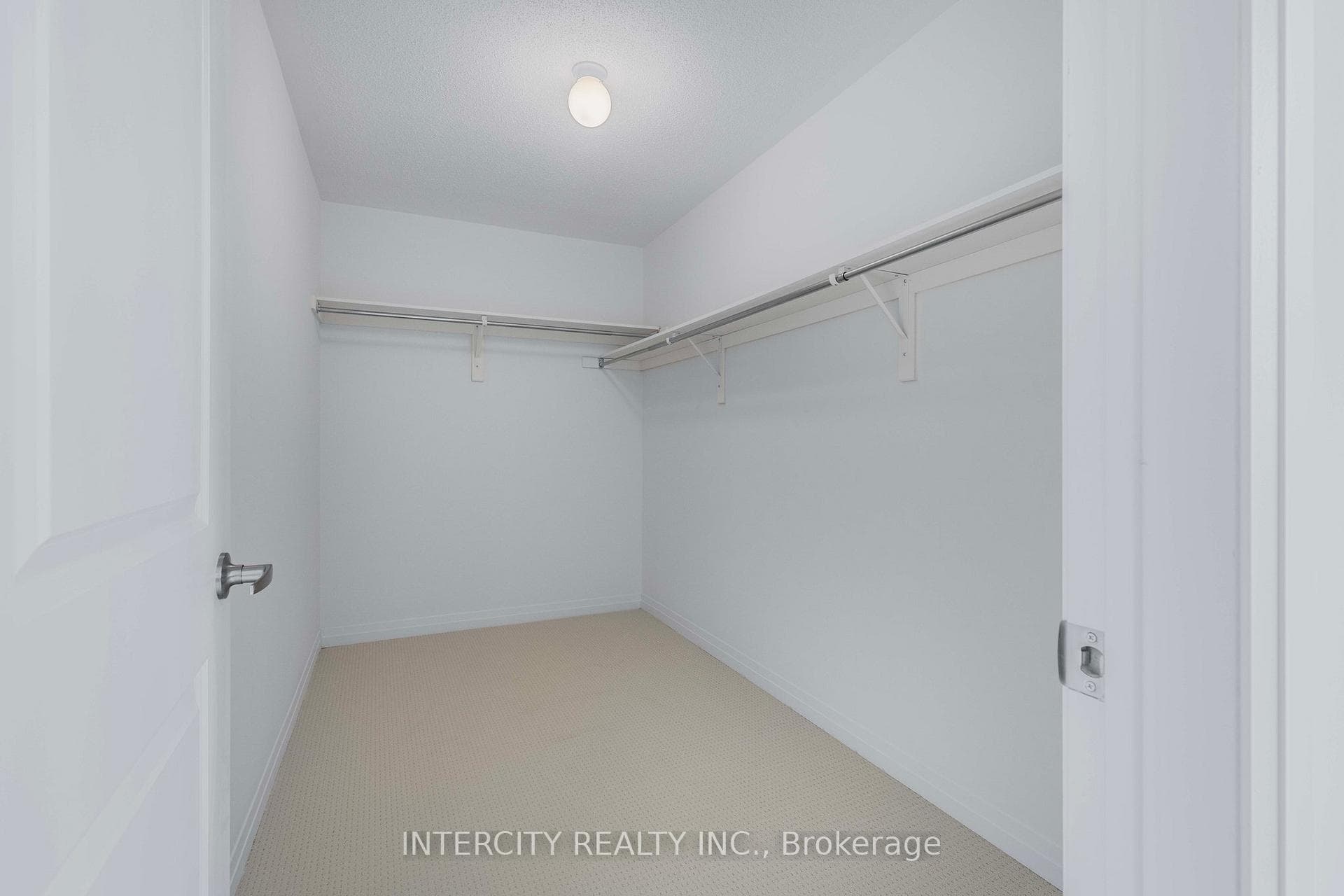 217 Quebec Street photo 22