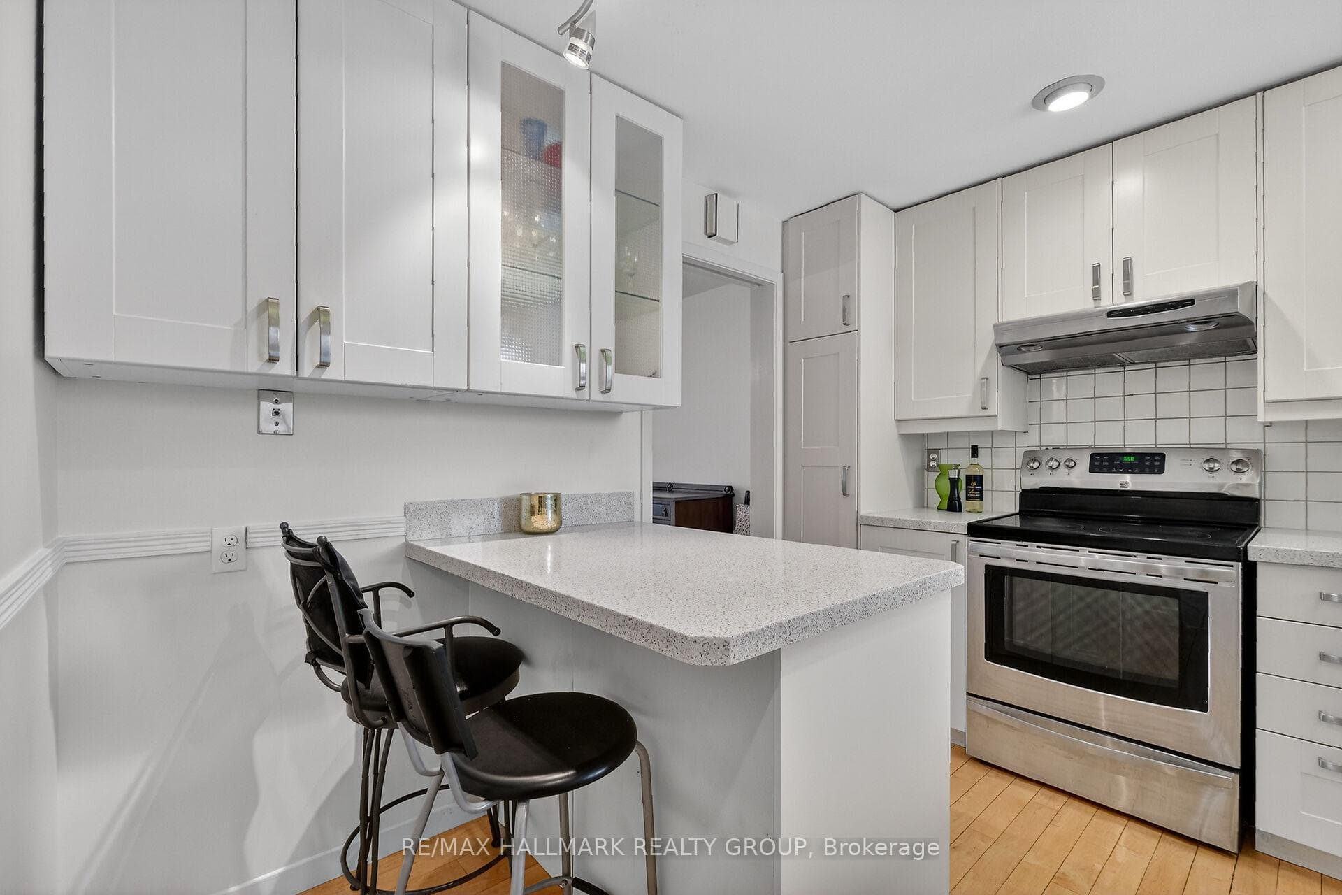 1111 Ambleside Drive Unit 13 photo 12