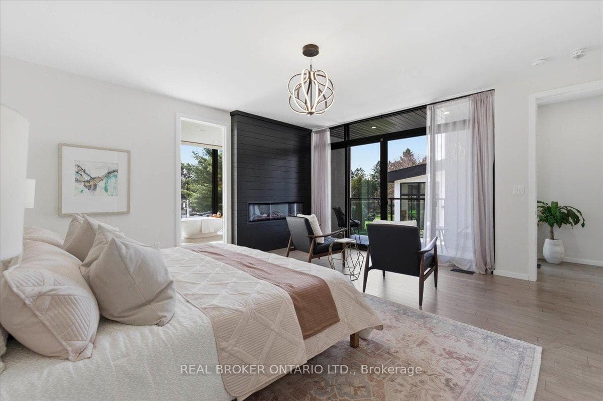 1448 MANNHEIM Road photo 14
