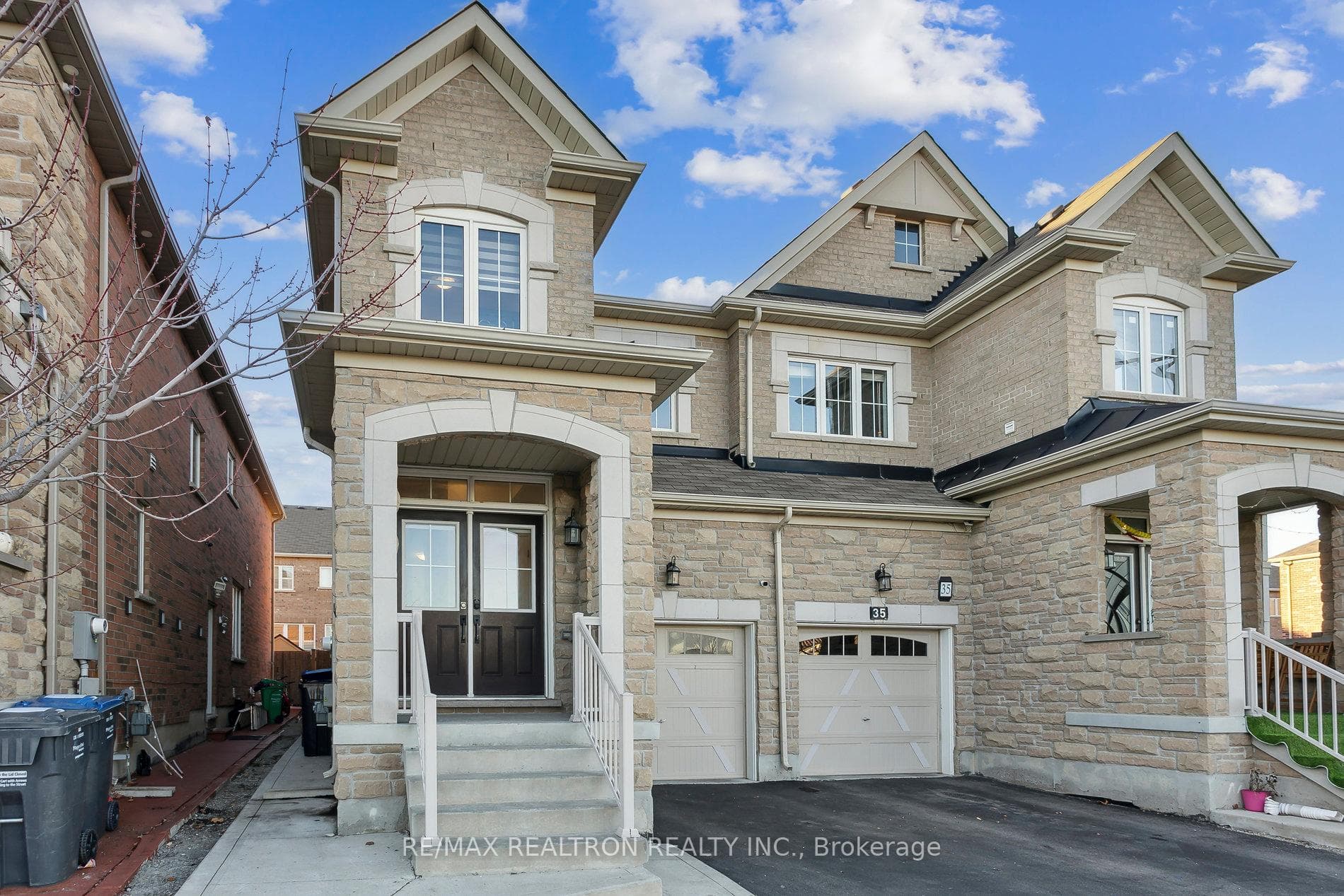33 Baffin Crescent photo 1