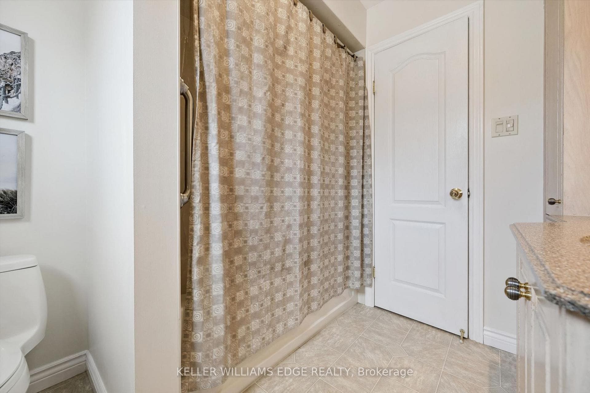 495 Tipperton Crescent photo 30
