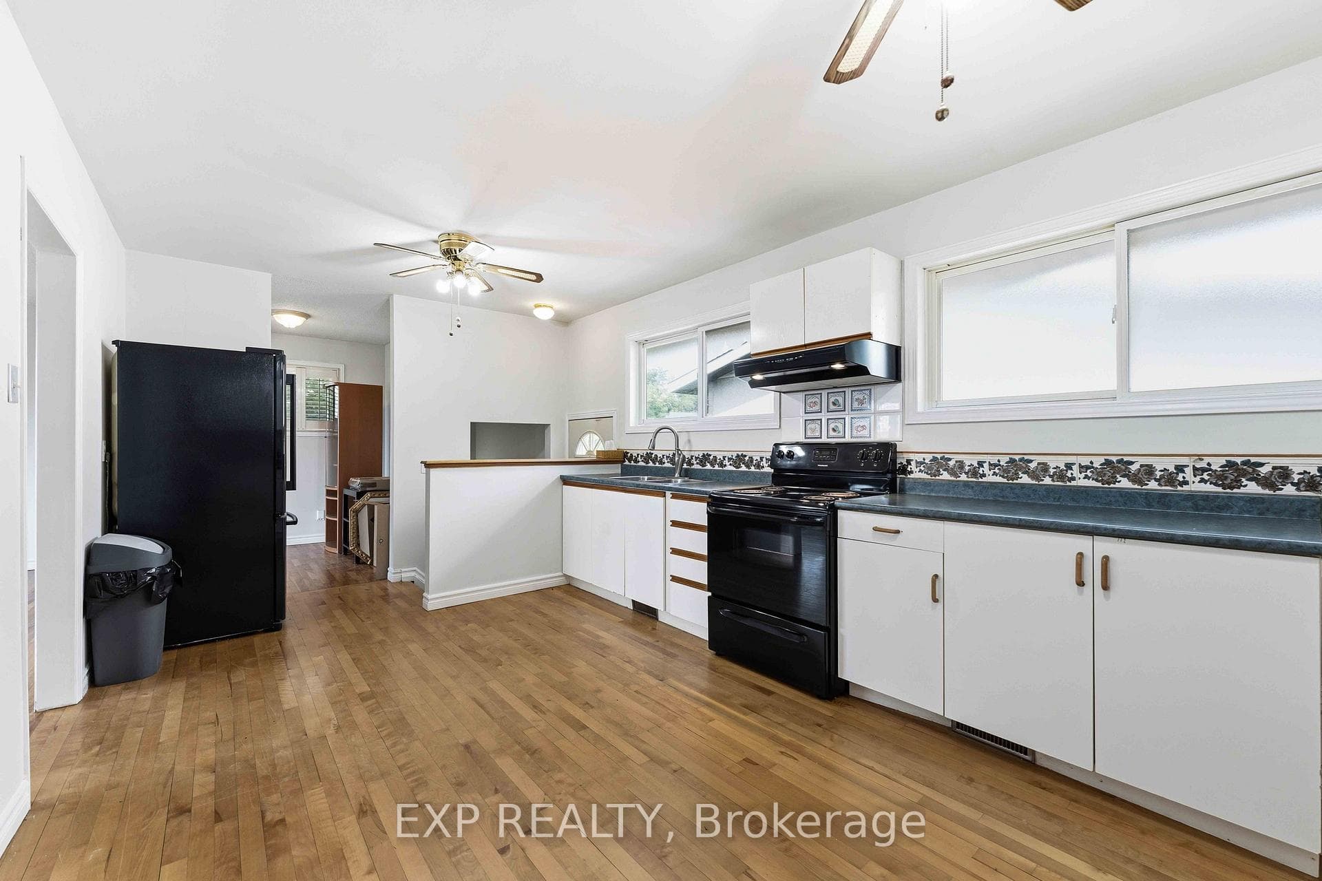 2473 Walkley Road photo 18