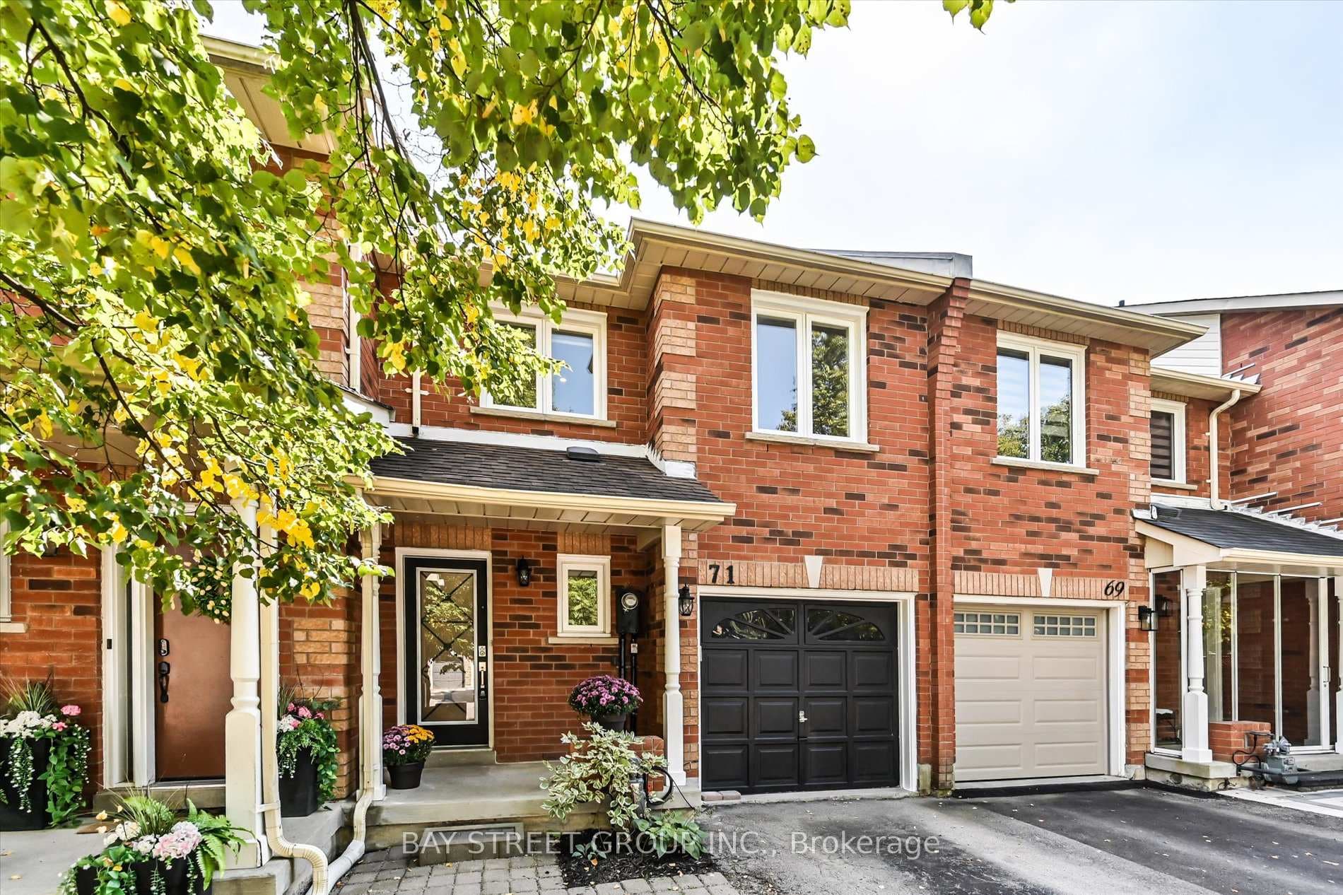 71 Silverdart Crescent photo 4